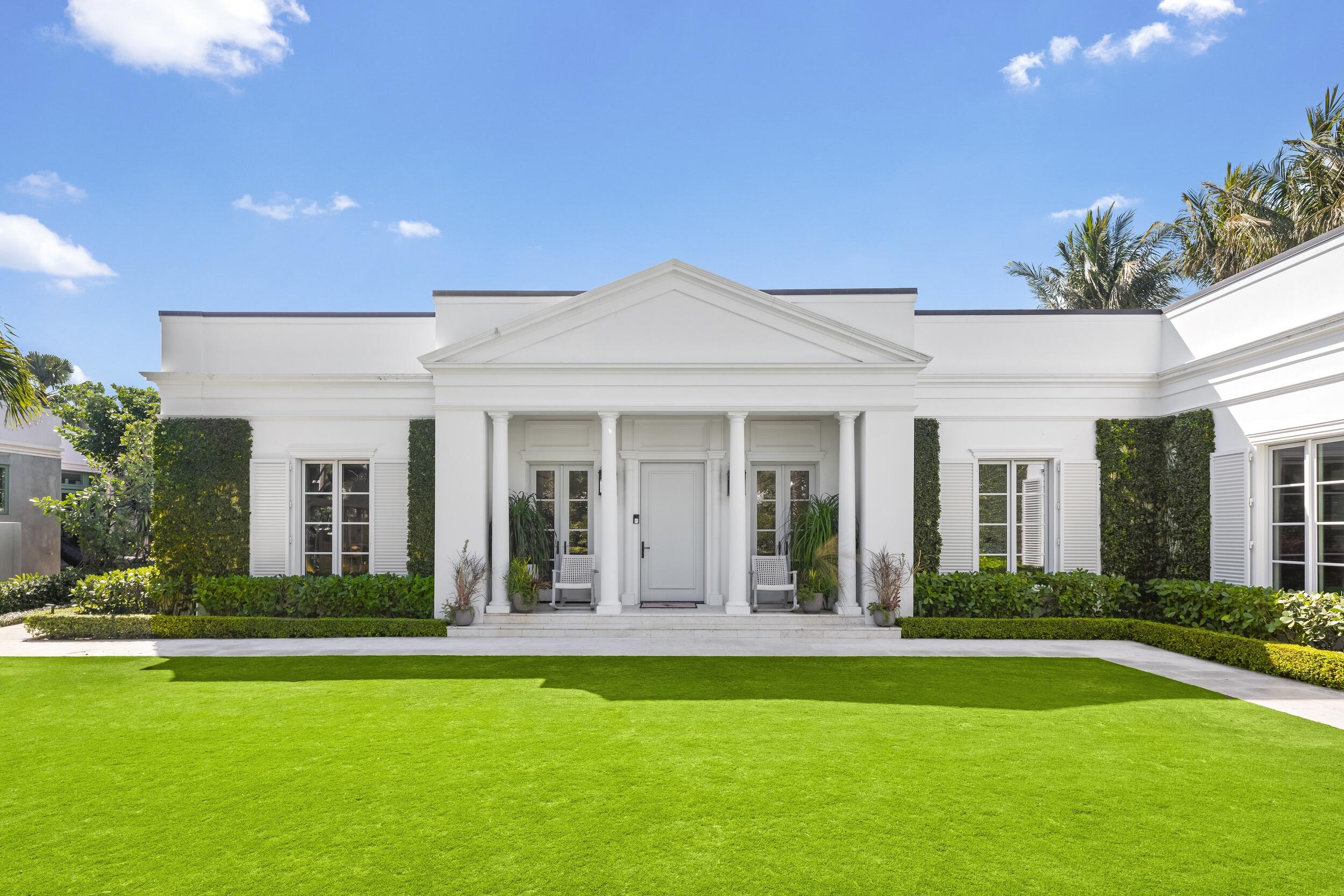 208 Sandpiper Palm Beach, FL 33480