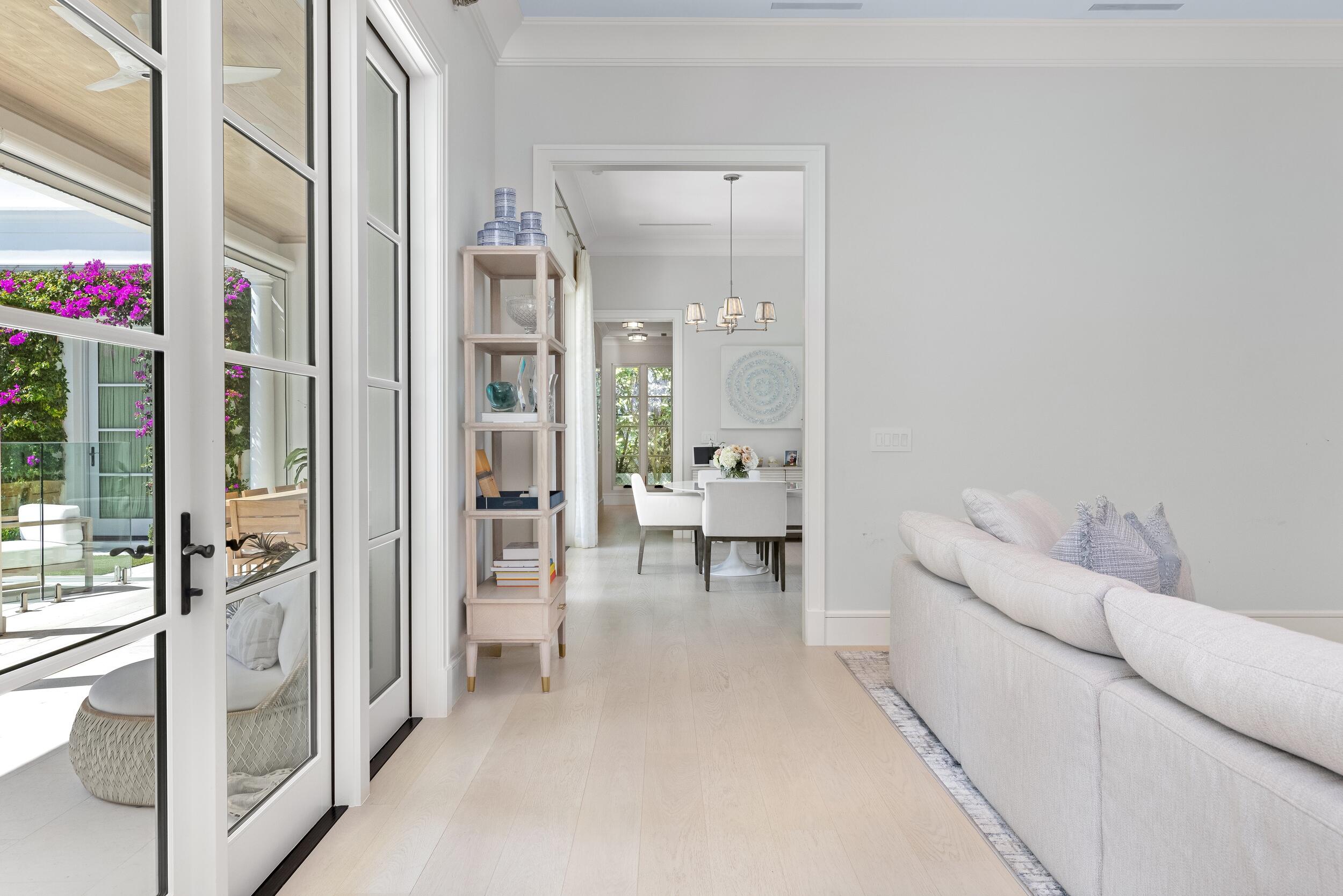 208 Sandpiper Palm Beach, FL 33480
