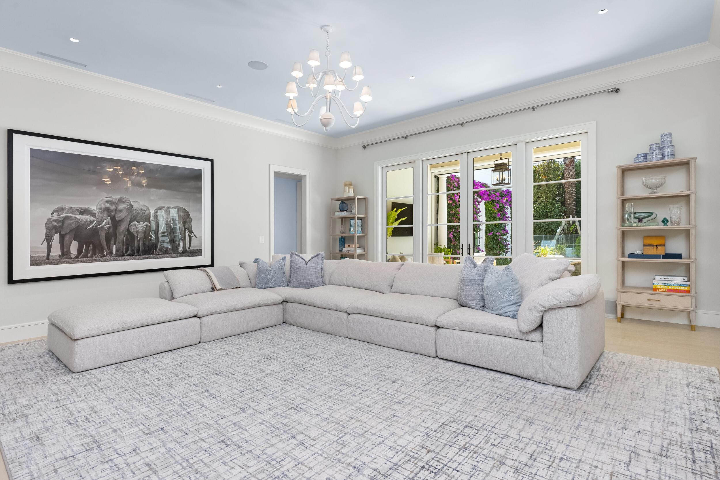 208 Sandpiper Palm Beach, FL 33480