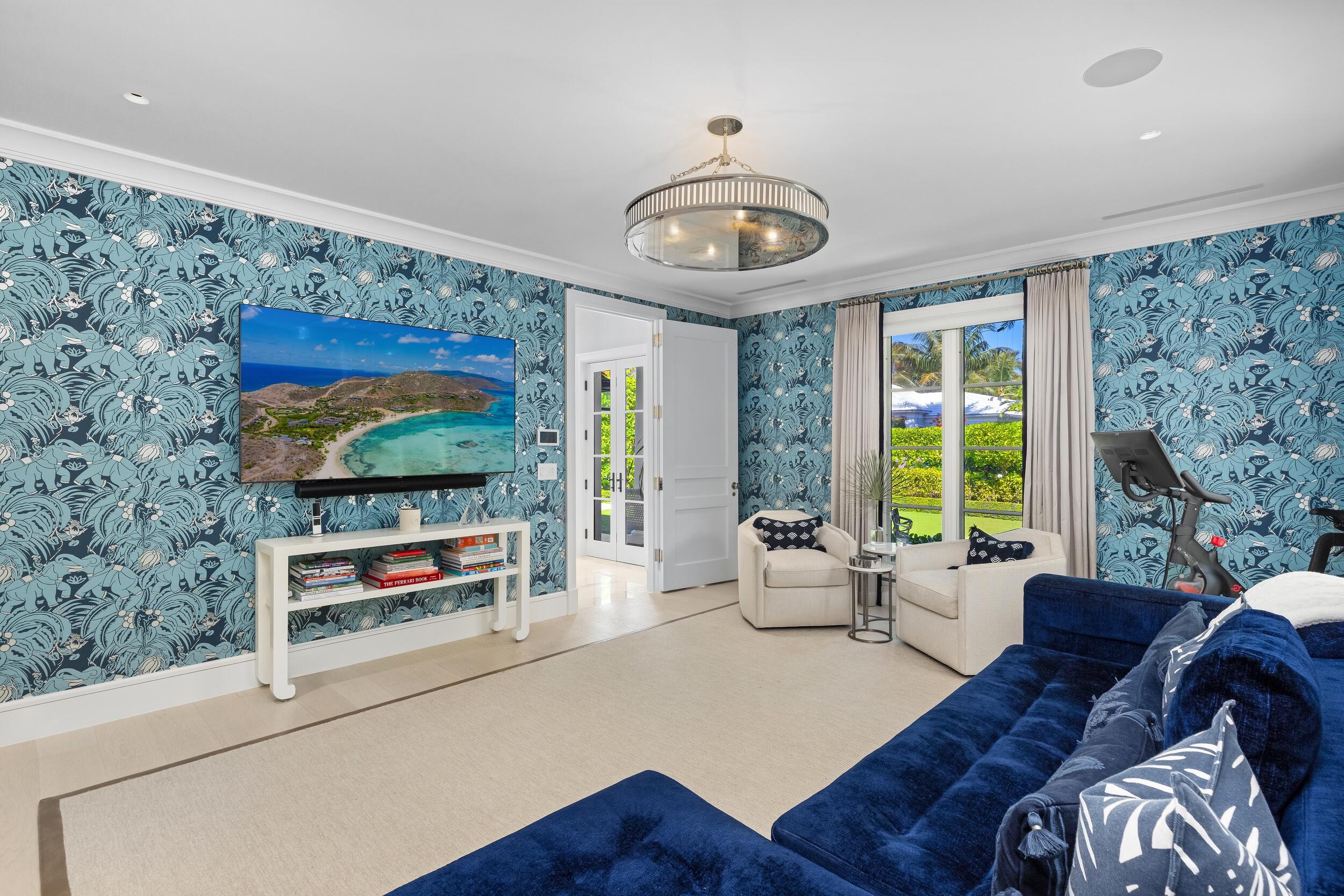 208 Sandpiper Palm Beach, FL 33480