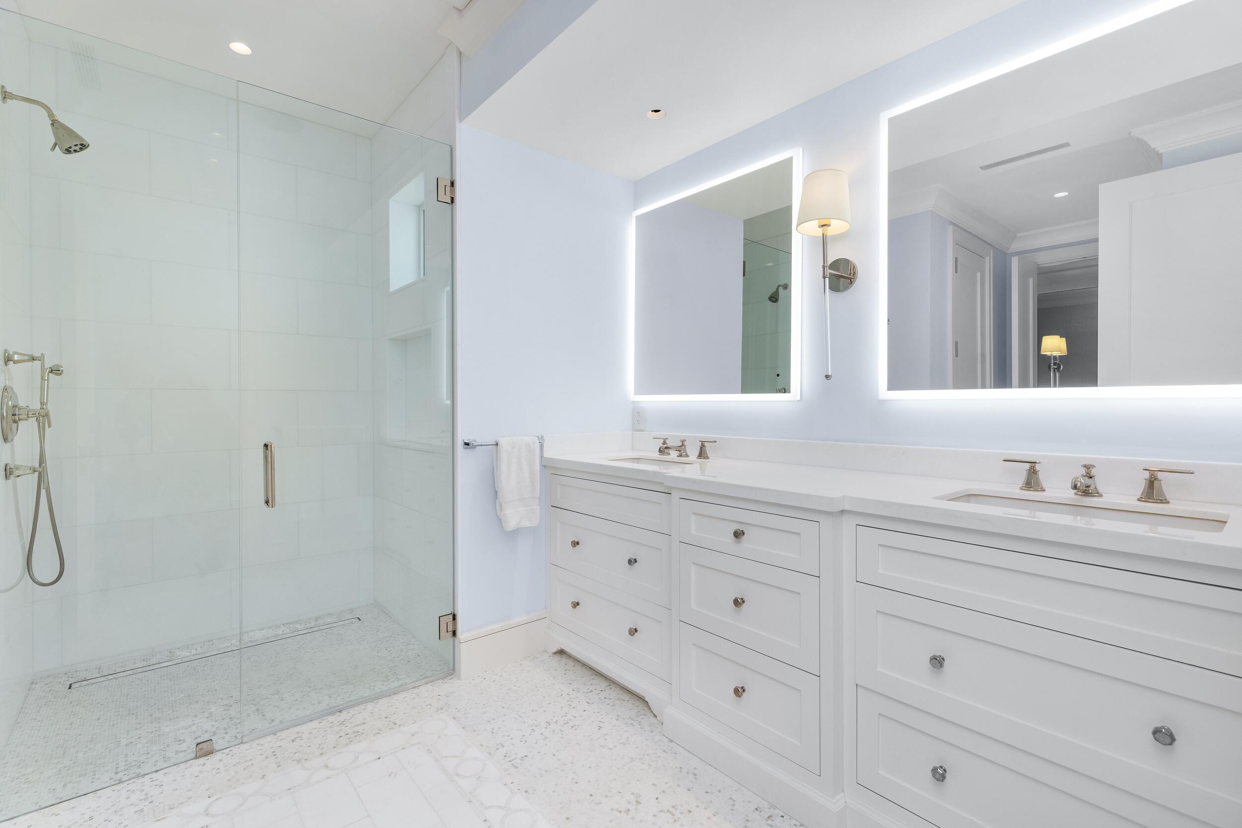 208 Sandpiper Palm Beach, FL 33480