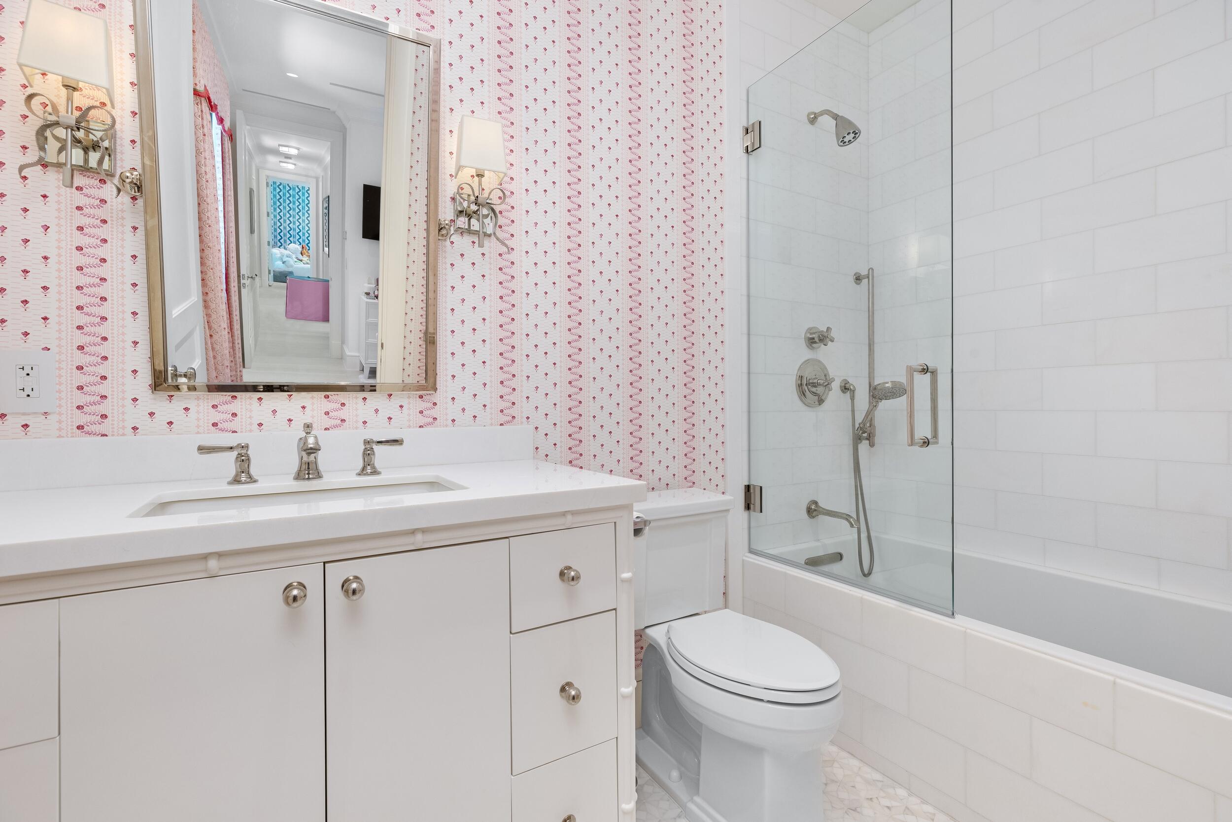 208 Sandpiper Palm Beach, FL 33480