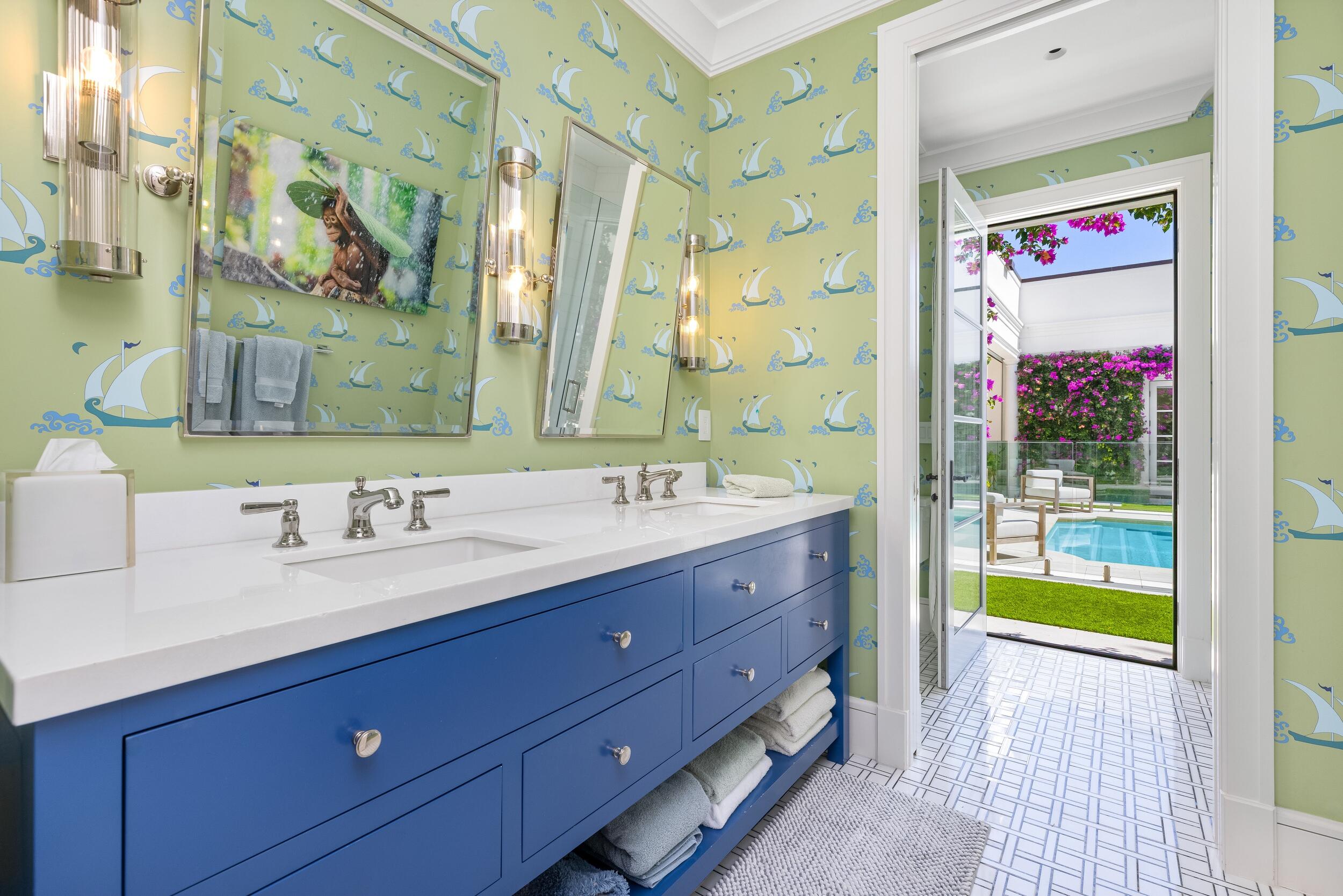 208 Sandpiper Palm Beach, FL 33480