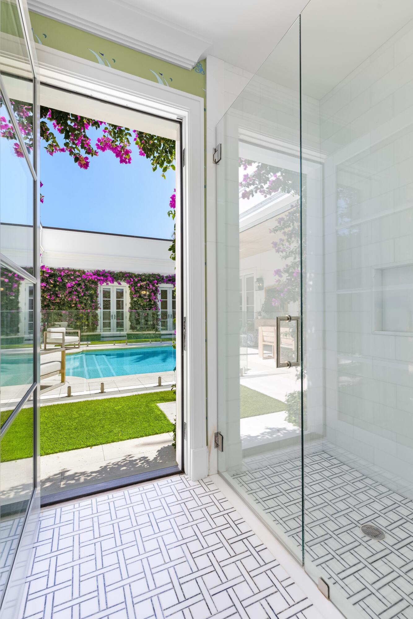 208 Sandpiper Palm Beach, FL 33480