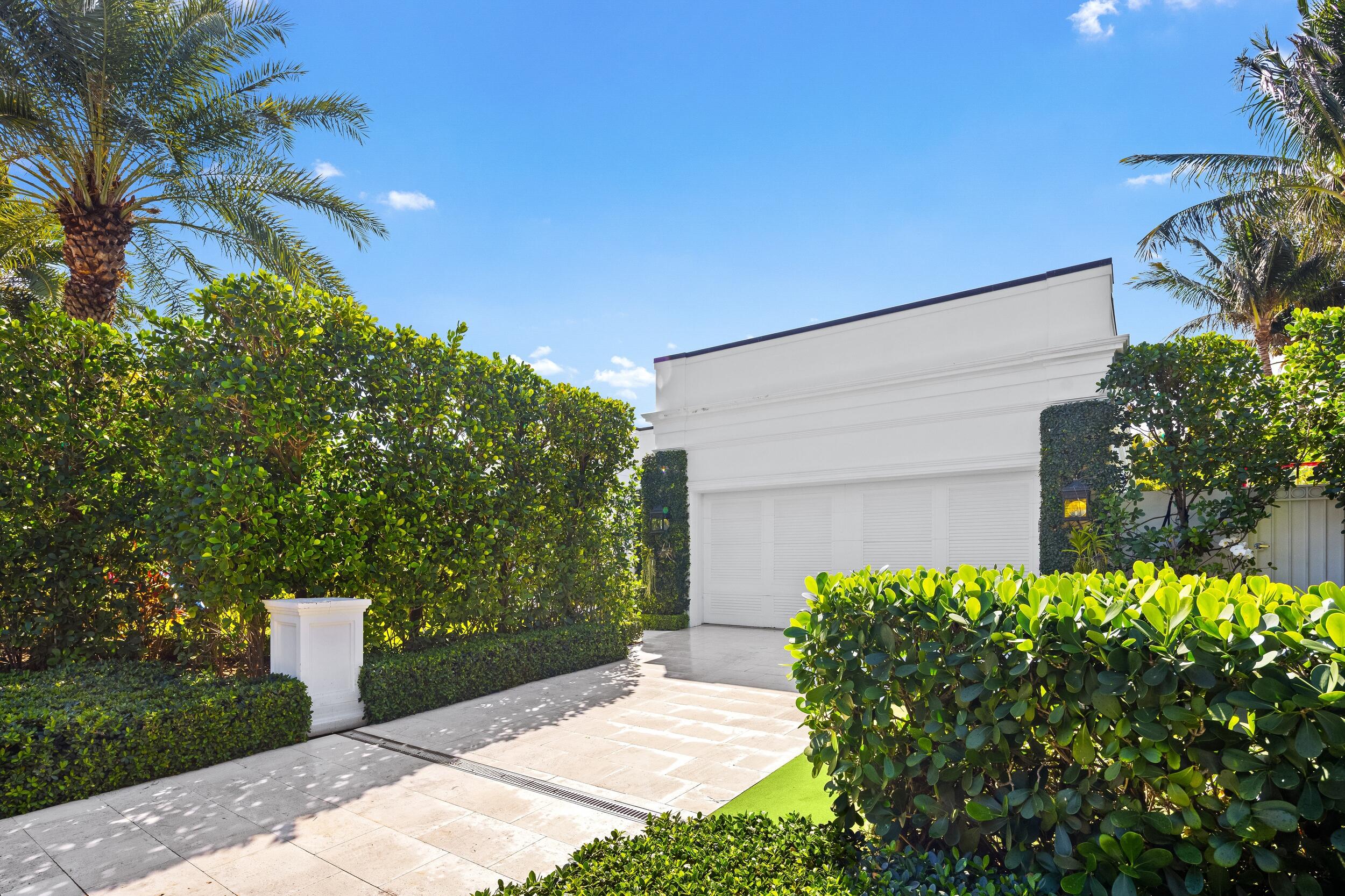 208 Sandpiper Palm Beach, FL 33480