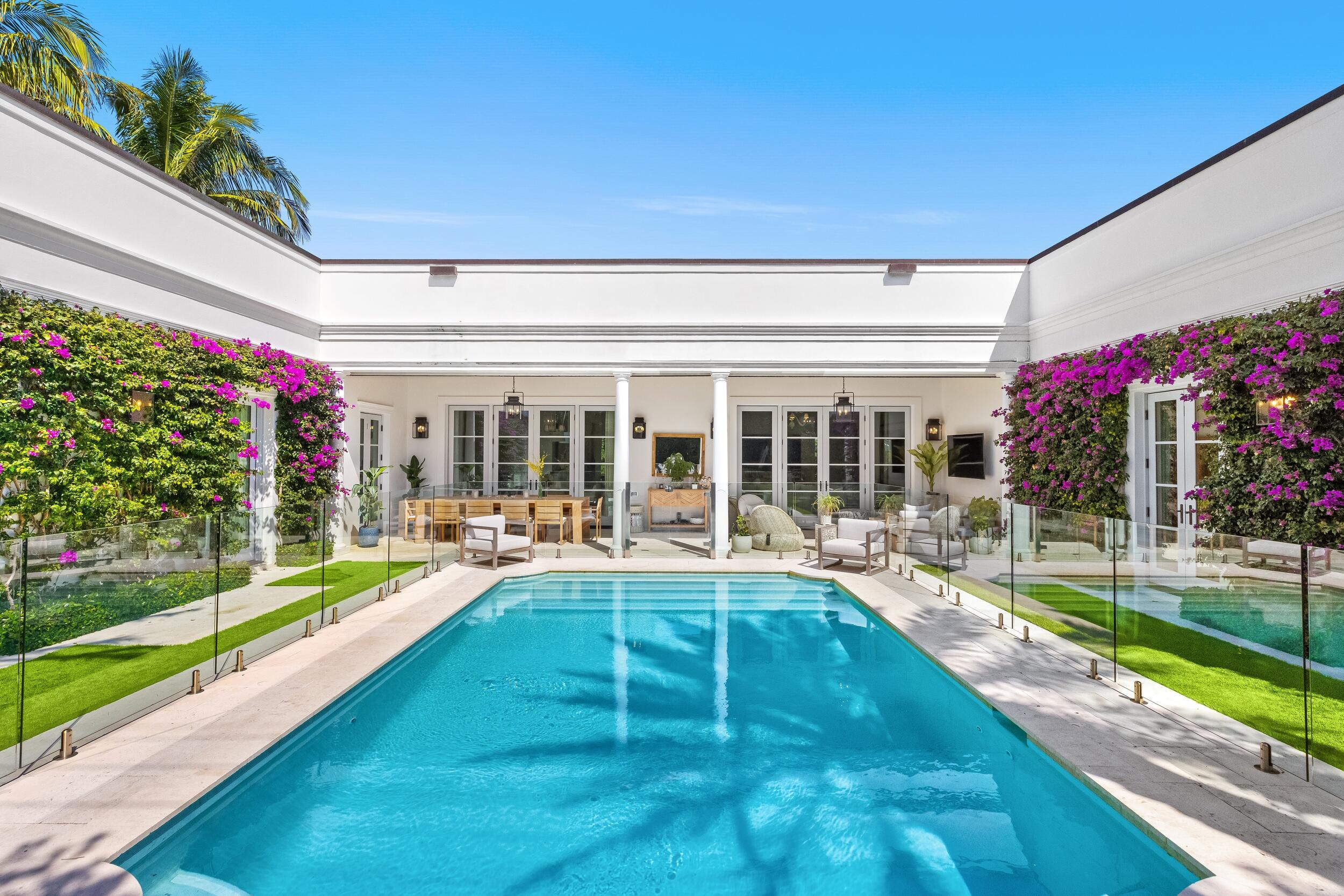 208 Sandpiper Palm Beach, FL 33480