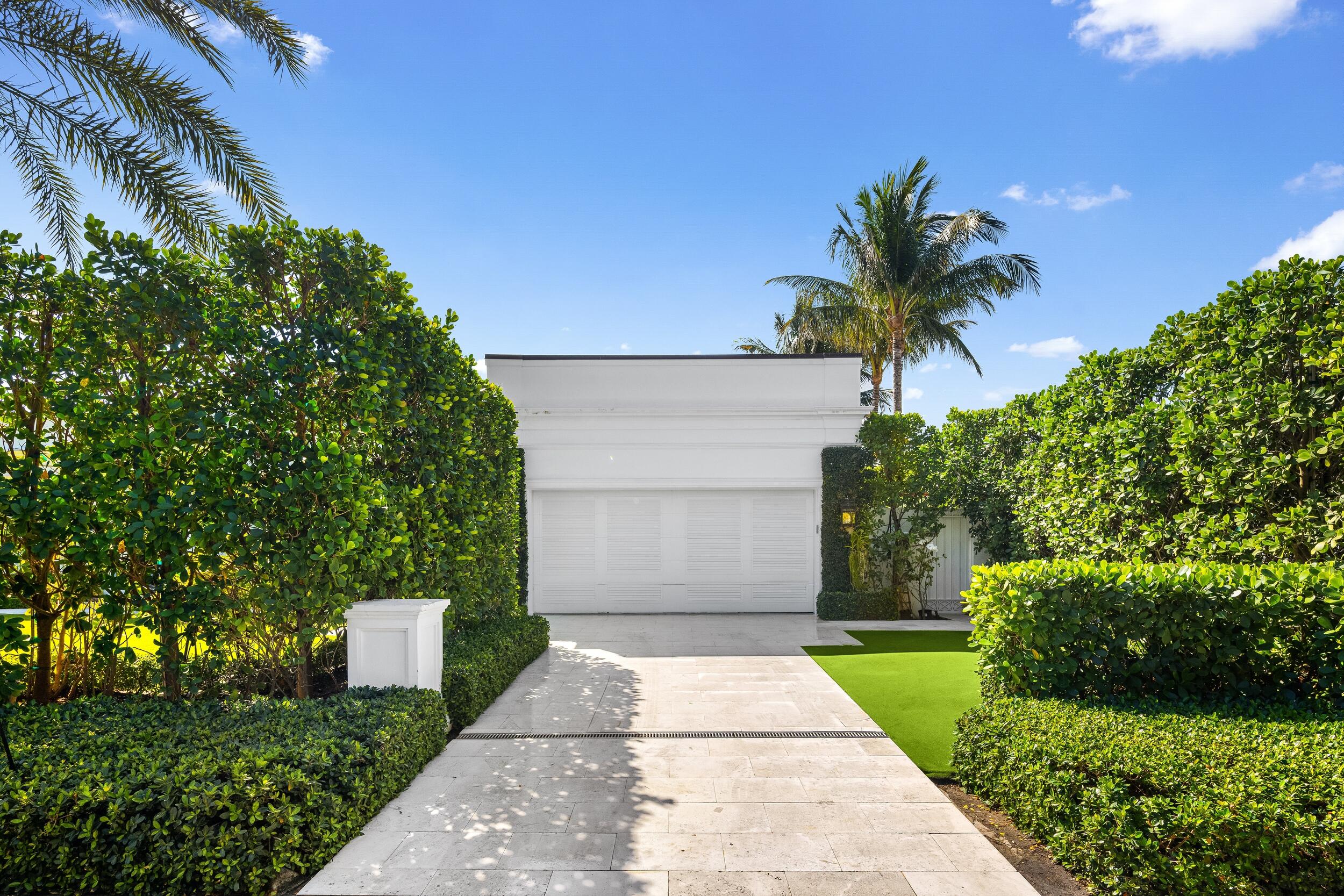 208 Sandpiper Palm Beach, FL 33480