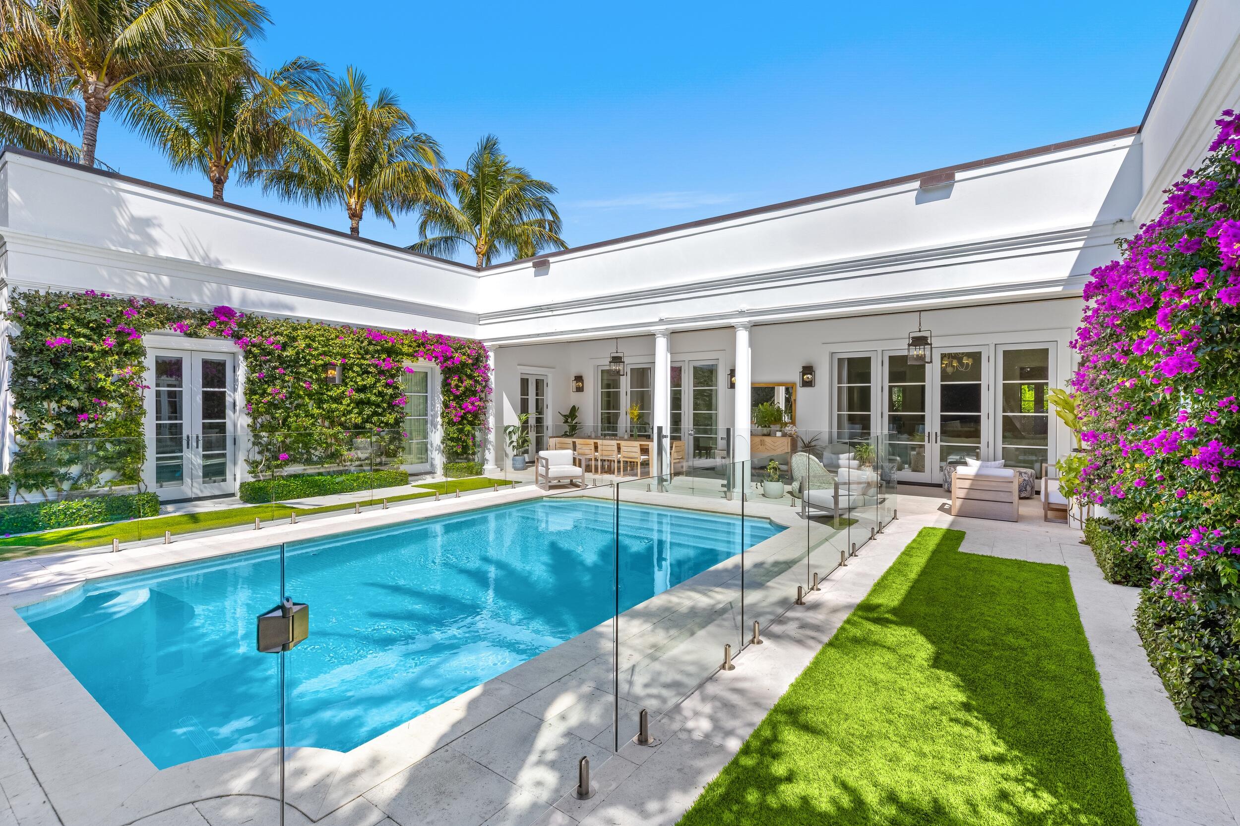 208 Sandpiper Palm Beach, FL 33480