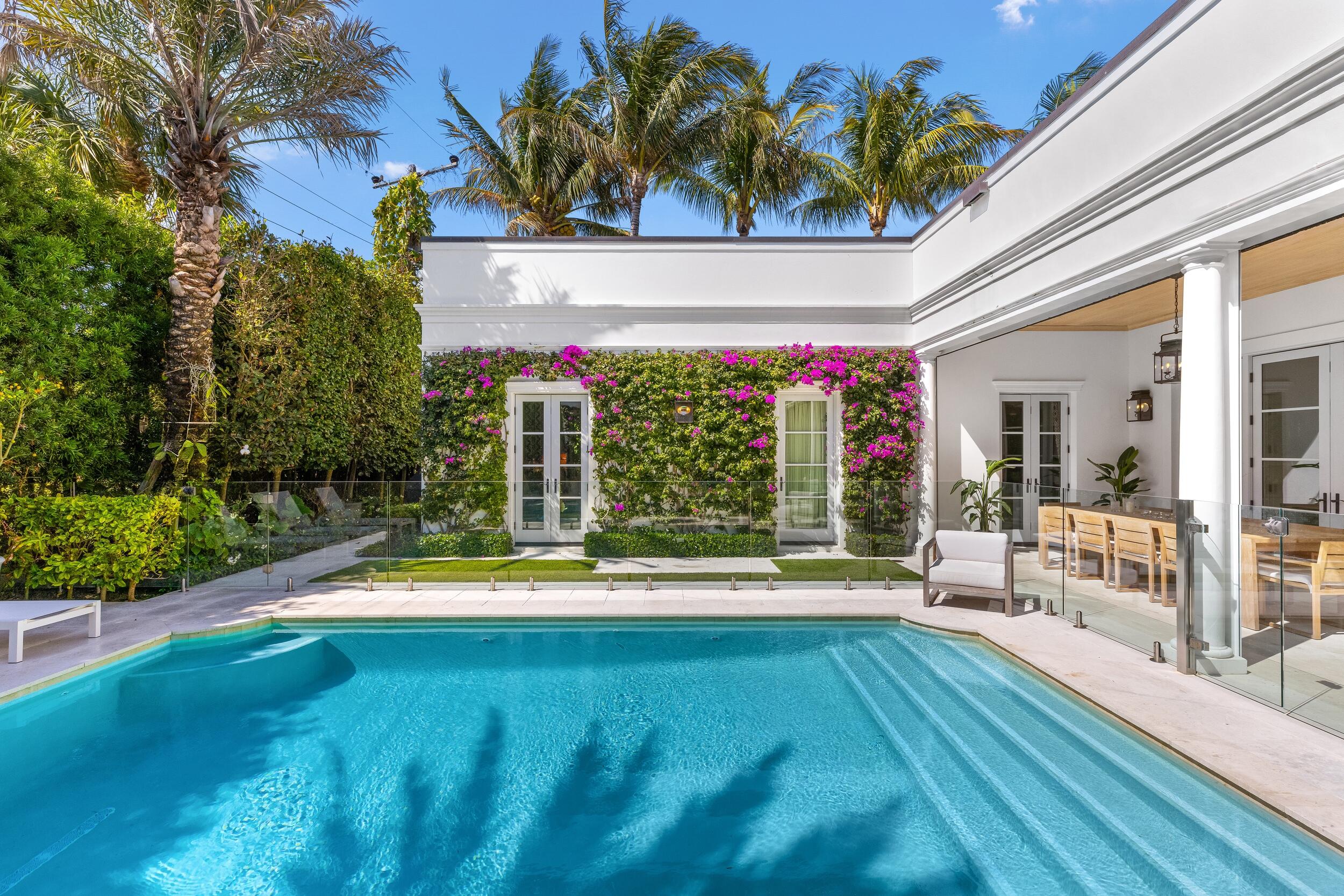 208 Sandpiper Palm Beach, FL 33480
