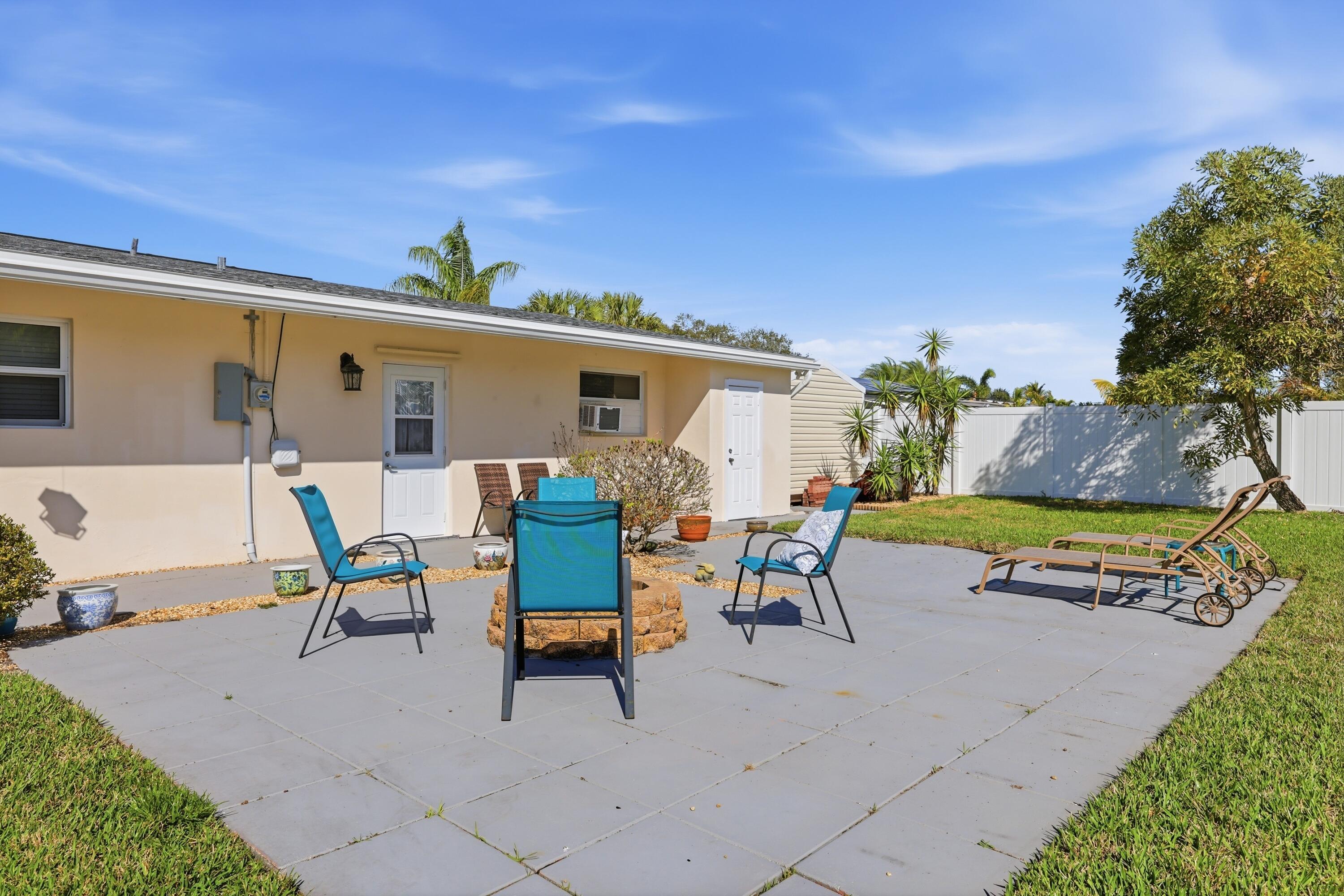 305 Circle Jupiter, FL 33458