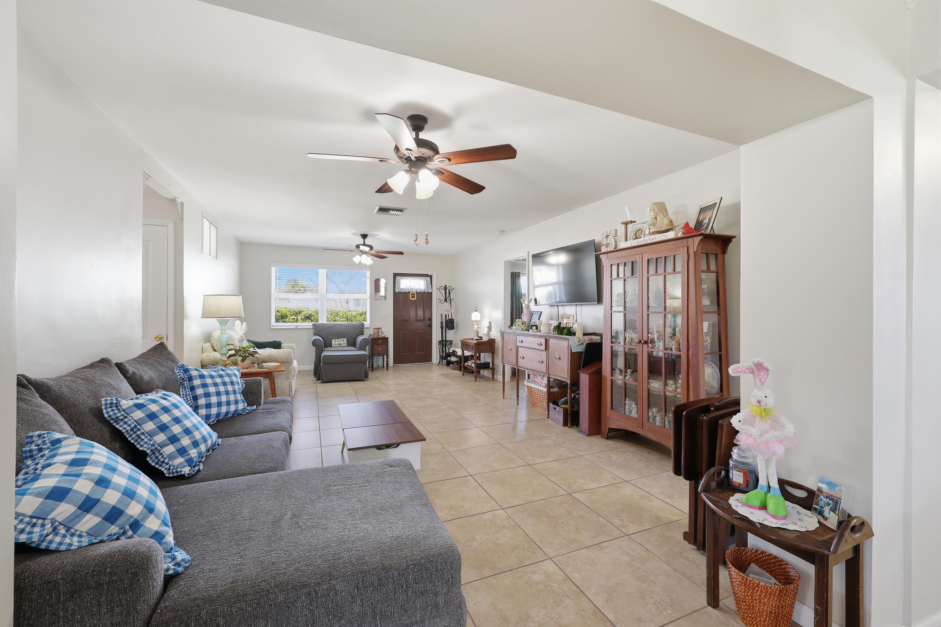 305 Circle Jupiter, FL 33458