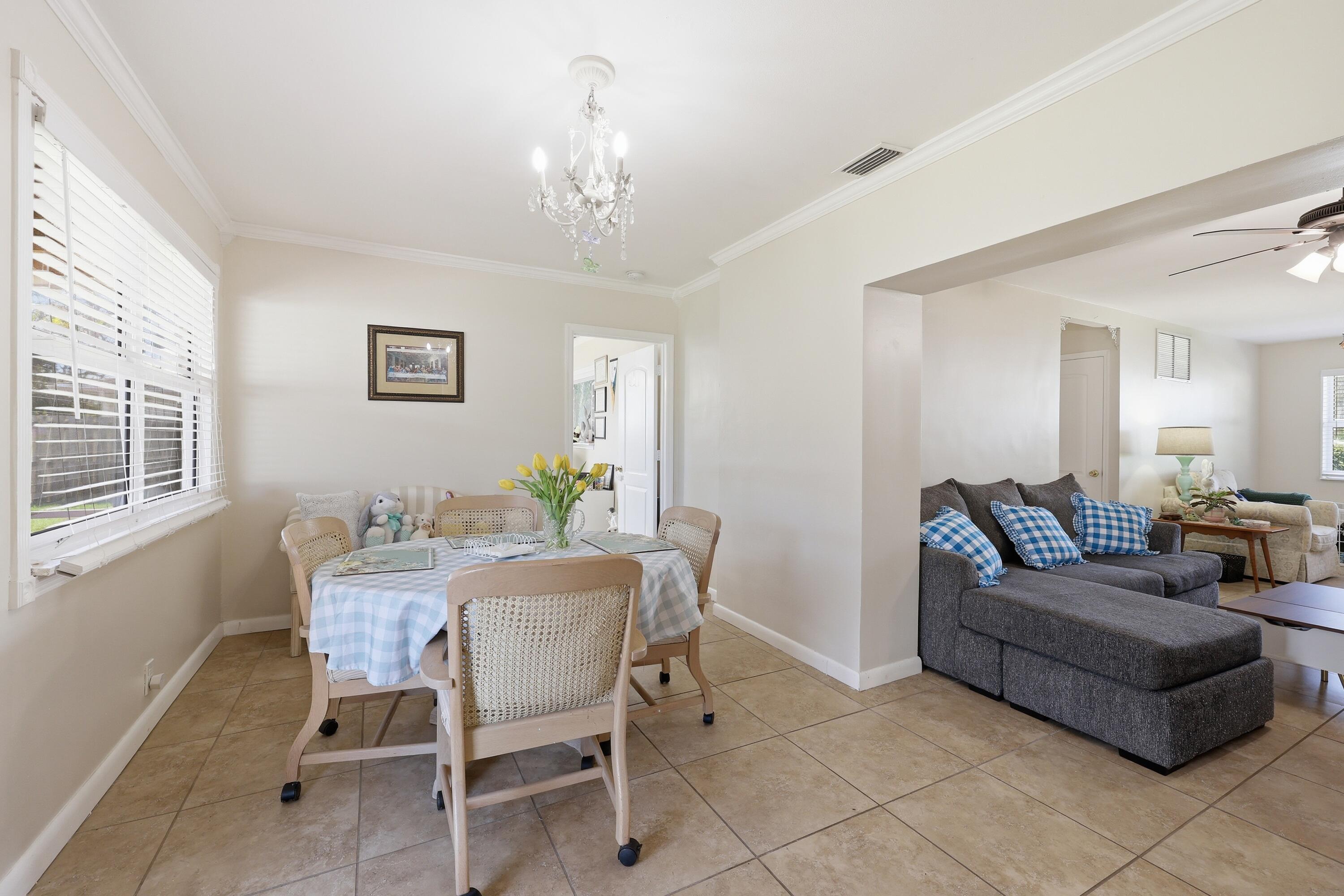 305 Circle Jupiter, FL 33458