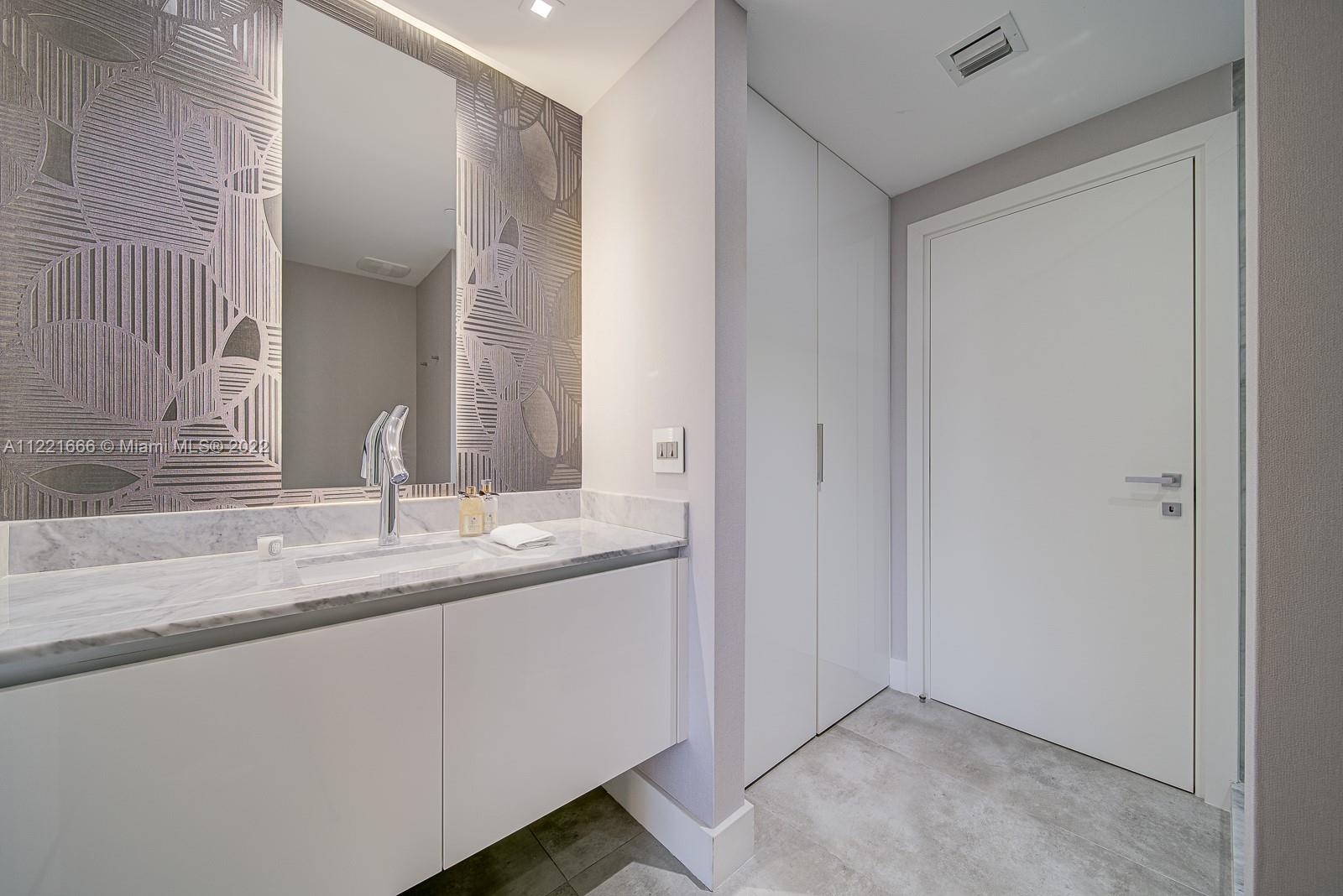 image 1010 Brickell31