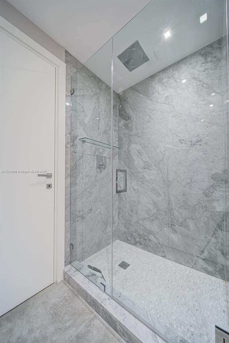 image 1010 Brickell32