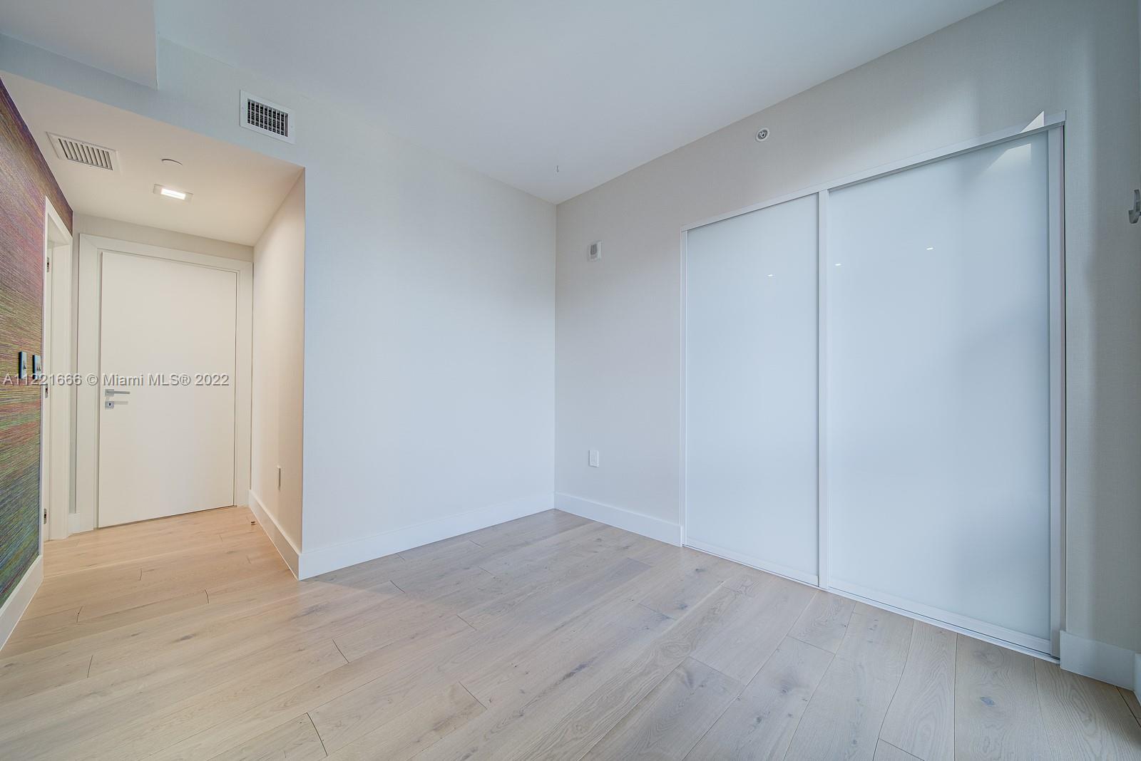 image 1010 Brickell38