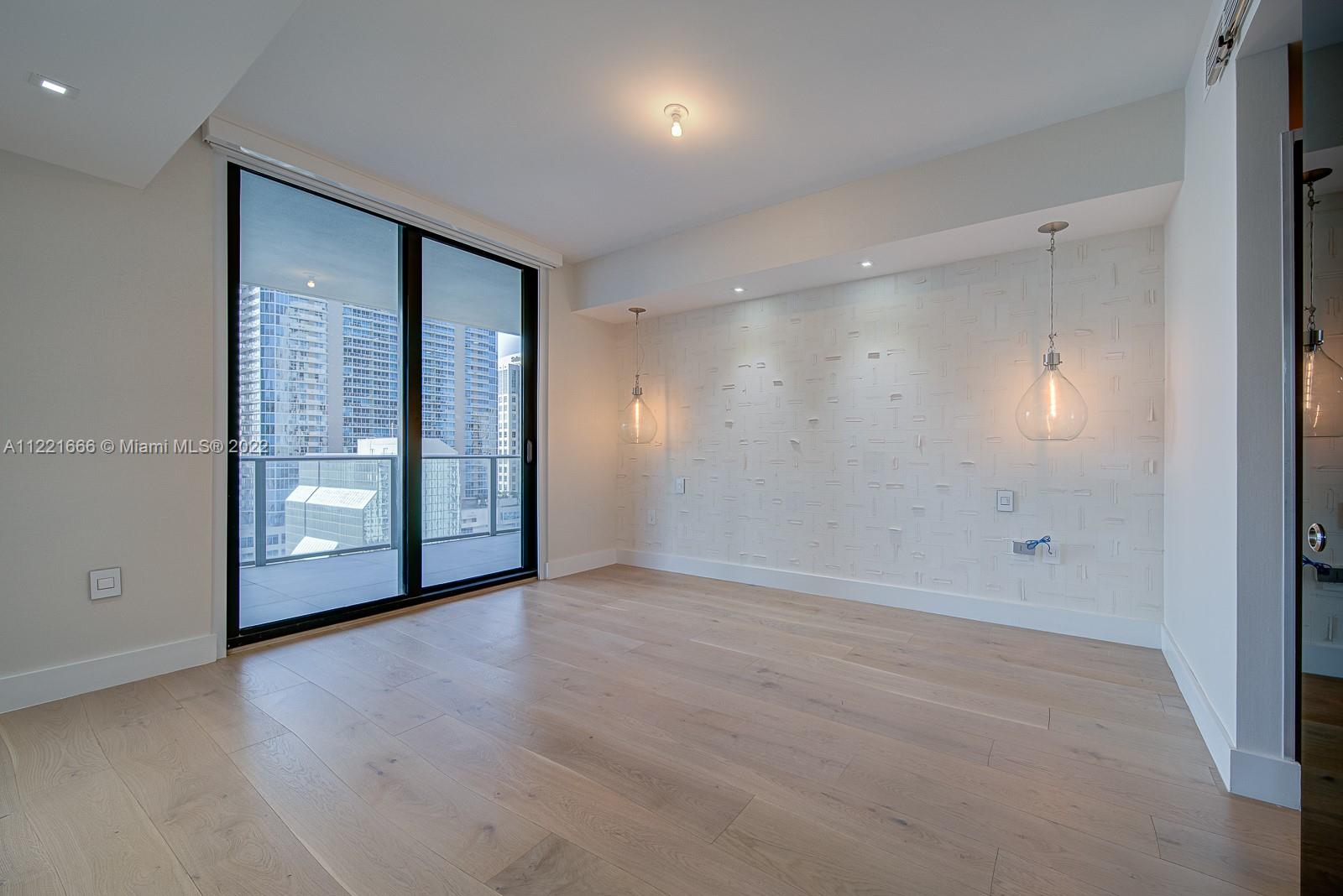 image 1010 Brickell47