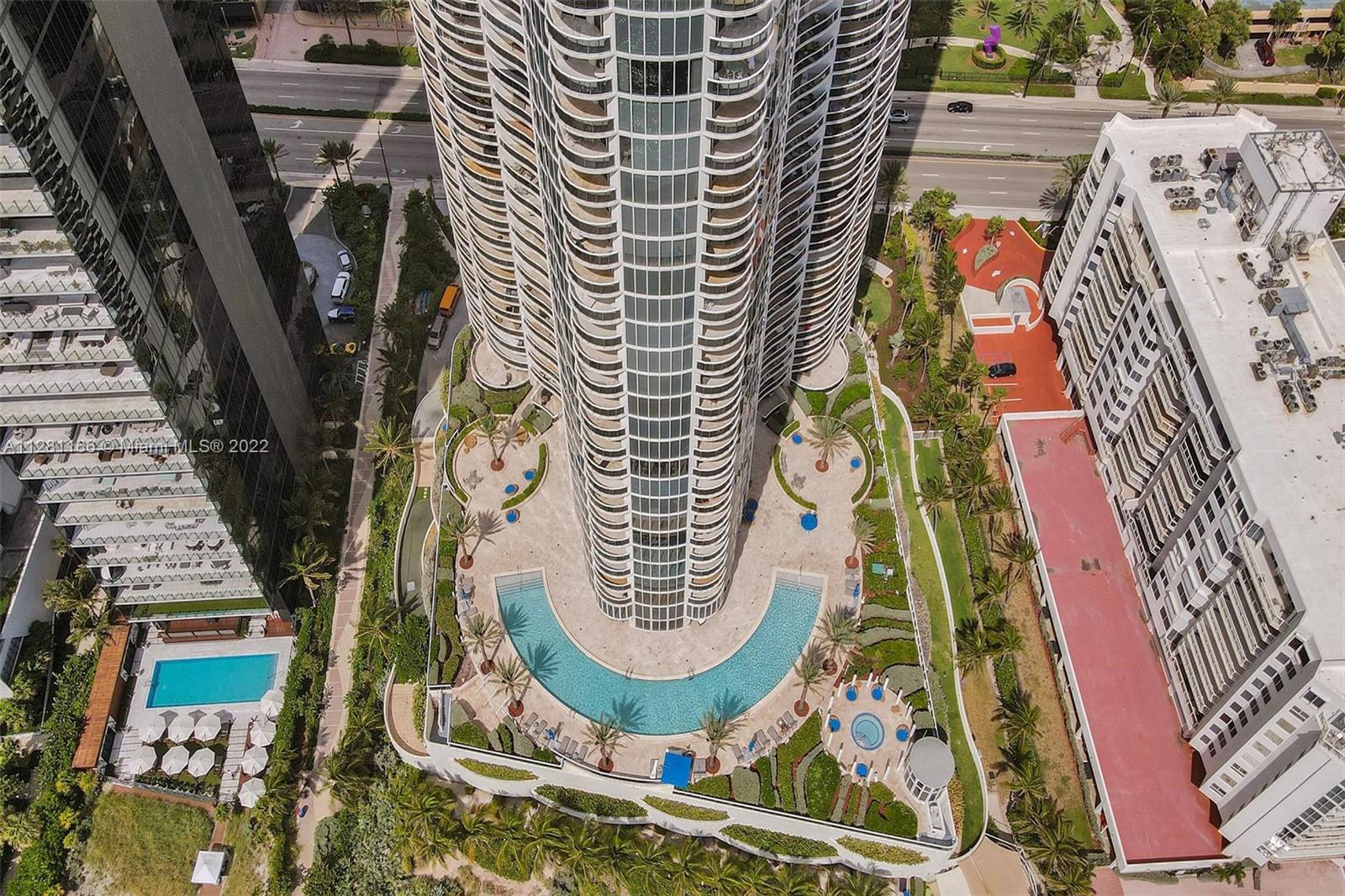 17201 Collins Ave #3805