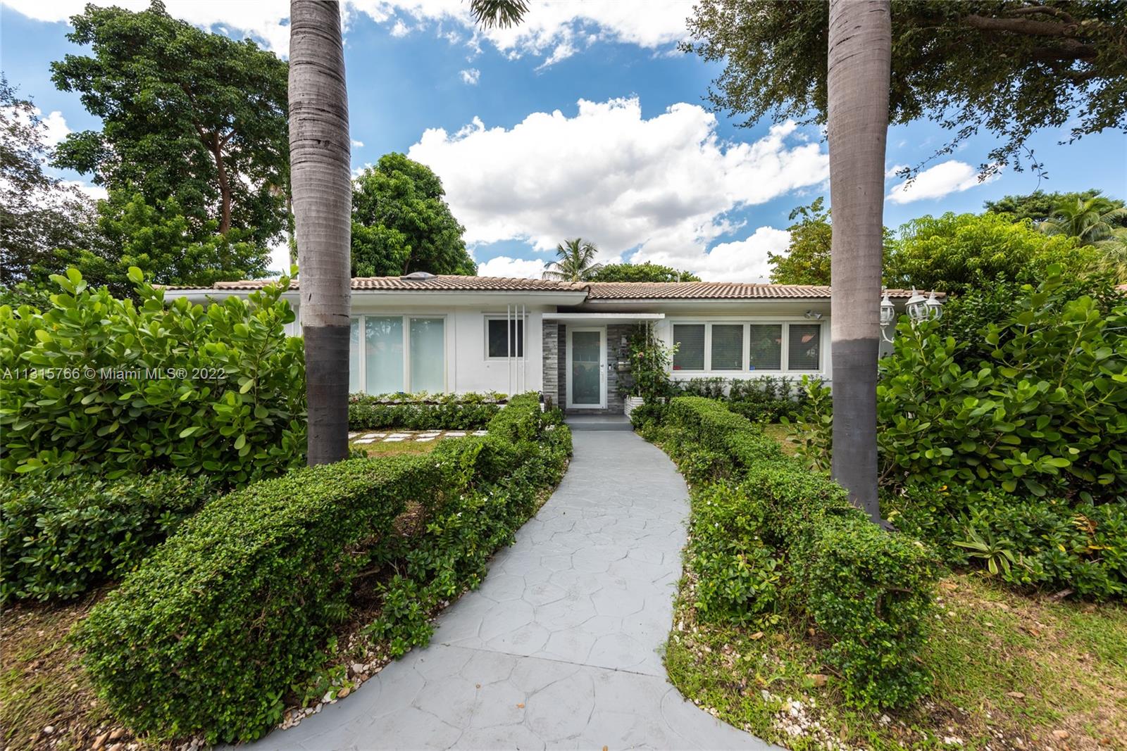 10618 NE 10th PL