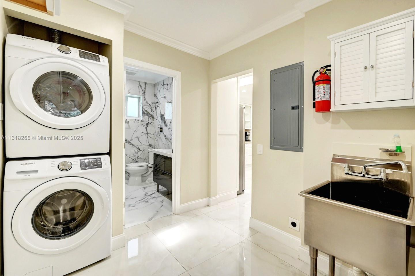 1311 Rodman St Hollywood, FL 33019