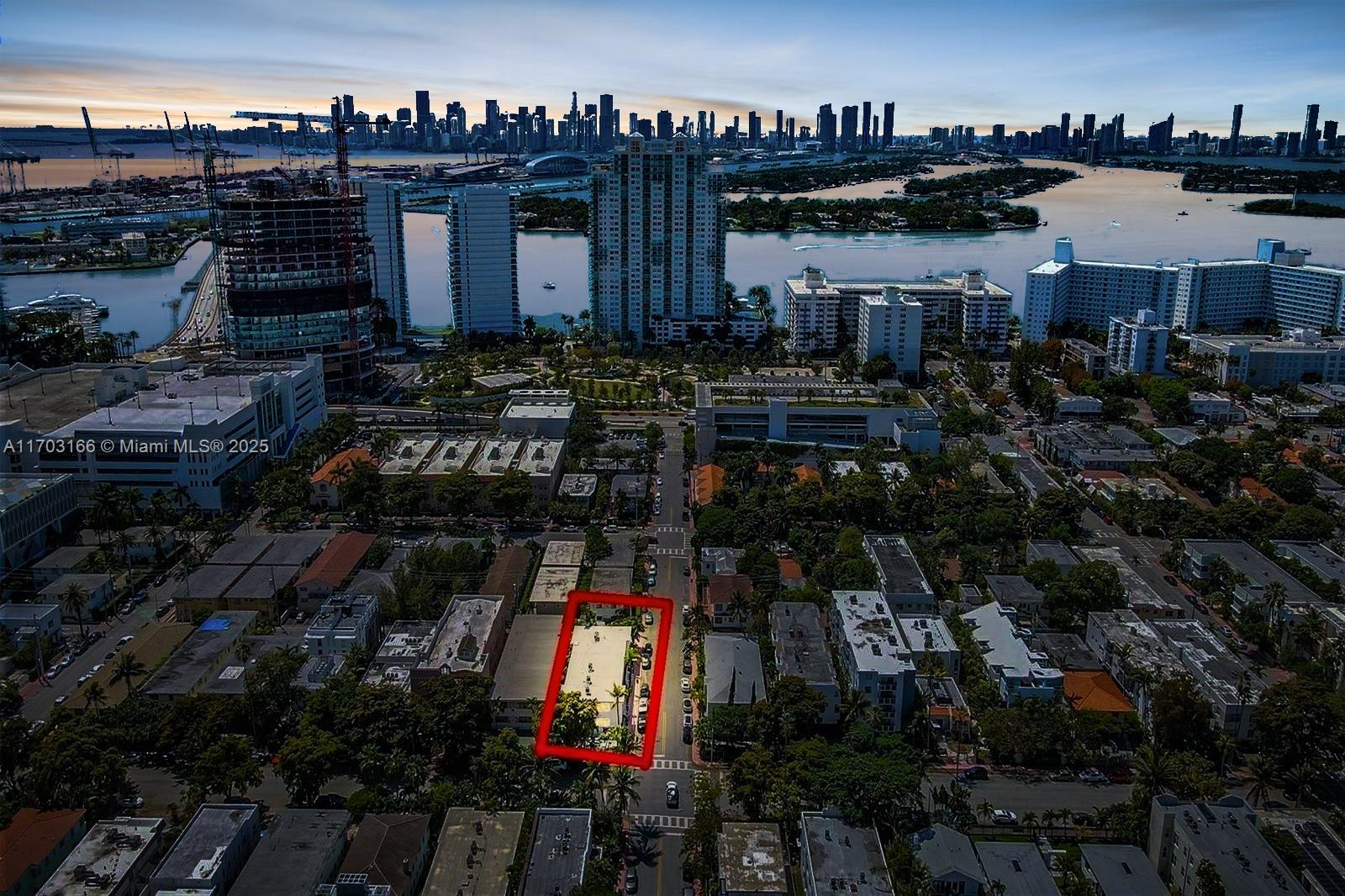 1000 7th St,Miami Beach, FL 33139