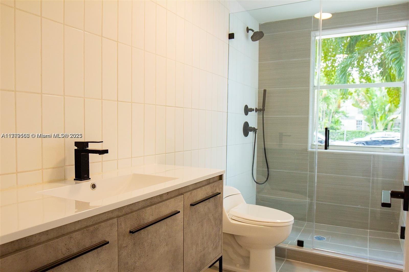 1000 7th St,Miami Beach, FL 33139