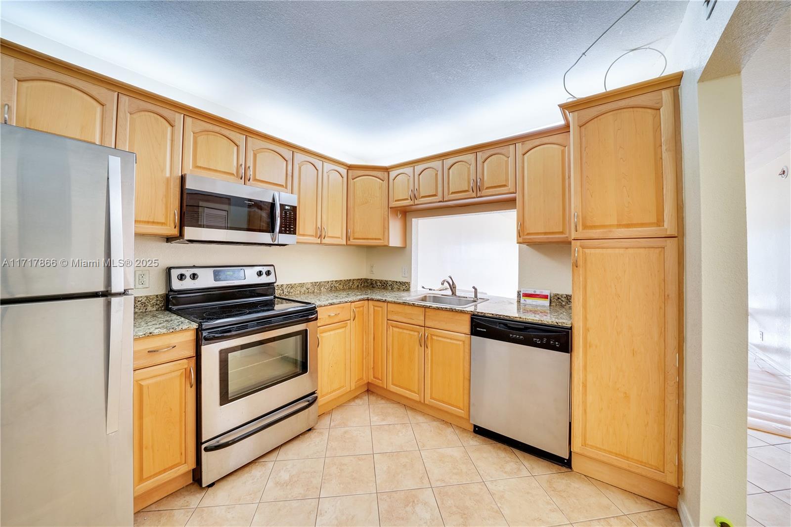 3905 N Nob Hl Rd #106