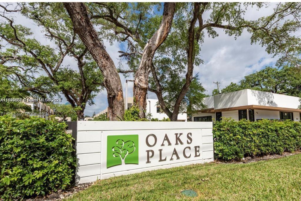image Oaks Place0