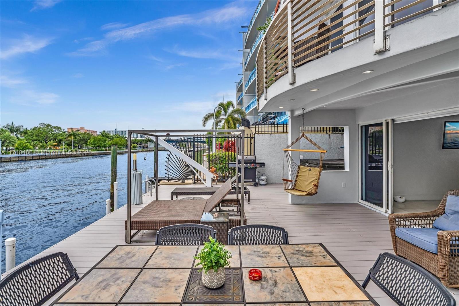 1044 NW N Riv Miami, FL 33136