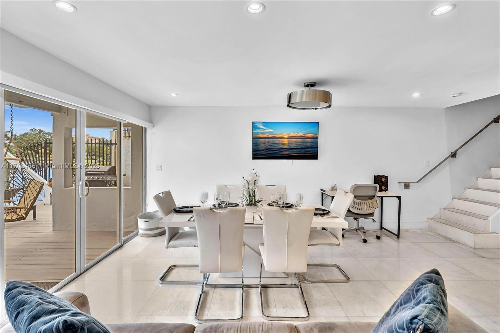 1044 NW N Riv Miami, FL 33136