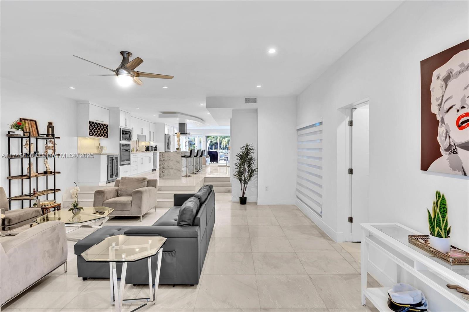 1044 NW N Riv Miami, FL 33136