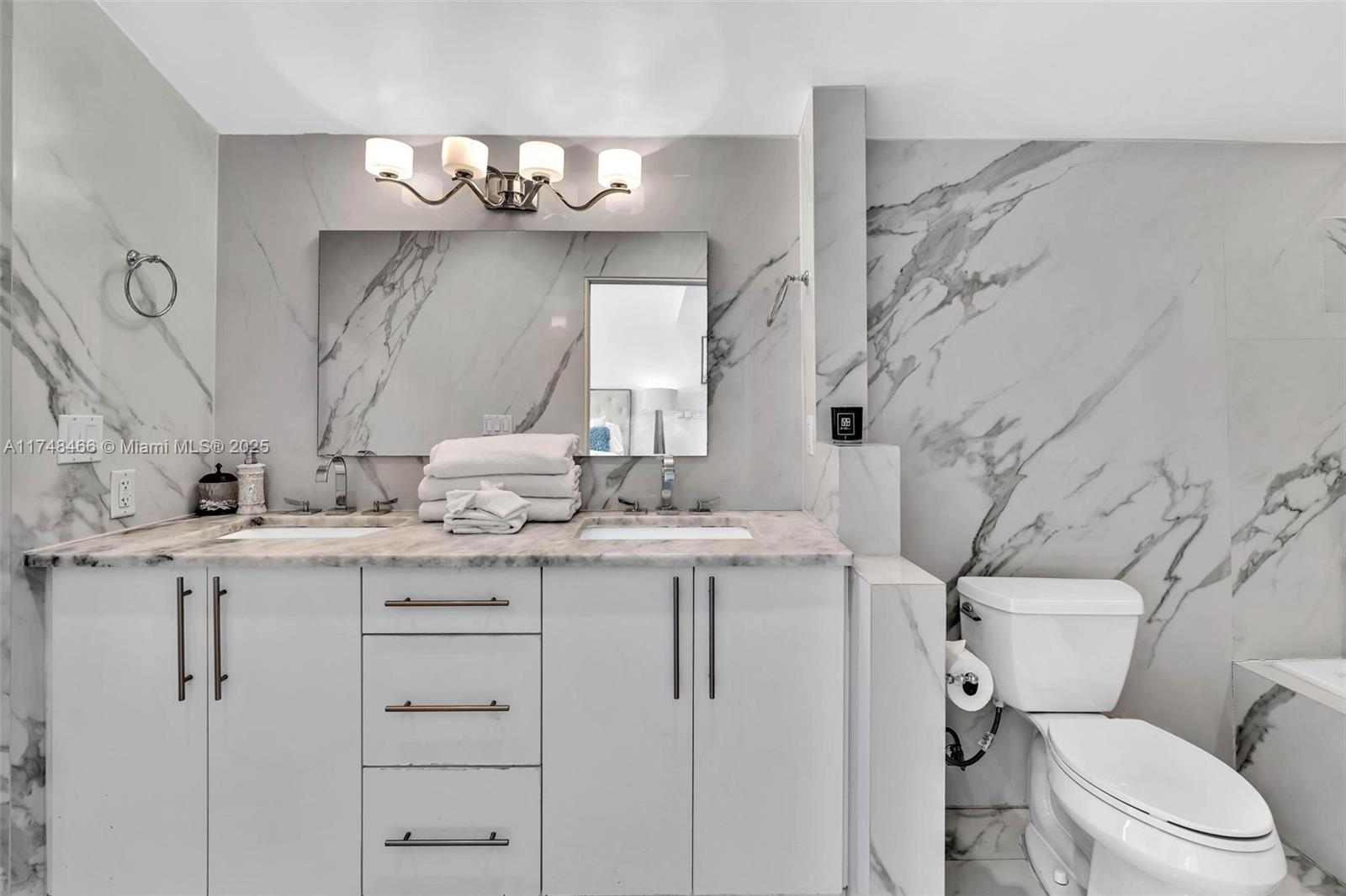 1044 NW N Riv Miami, FL 33136