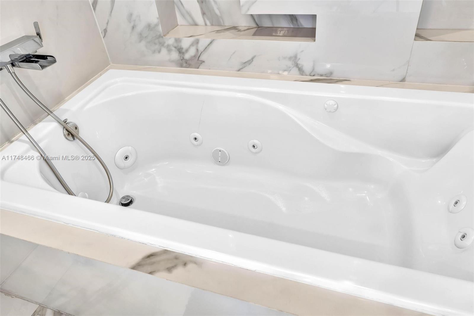 1044 NW N Riv Miami, FL 33136