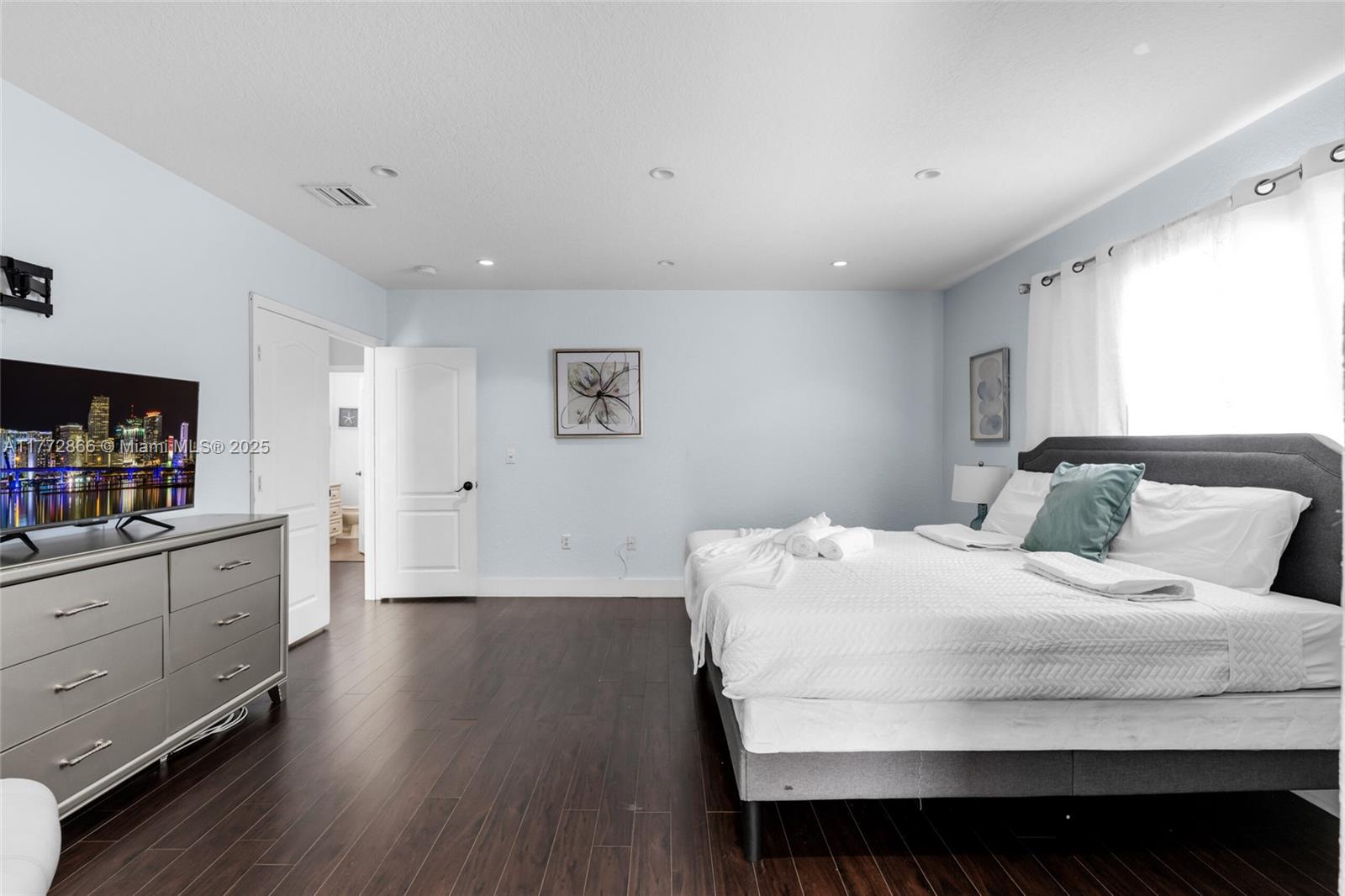 5161 SW 159th Ct Miami, FL 33185