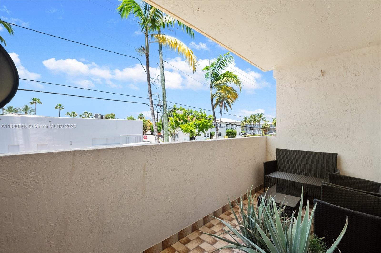 7125 Bay Dr #201 Miami Beach, FL 33141