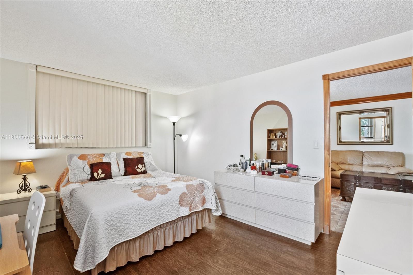 7125 Bay Dr #201 Miami Beach, FL 33141