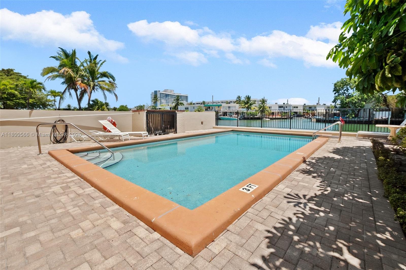 7125 Bay Dr #201 Miami Beach, FL 33141