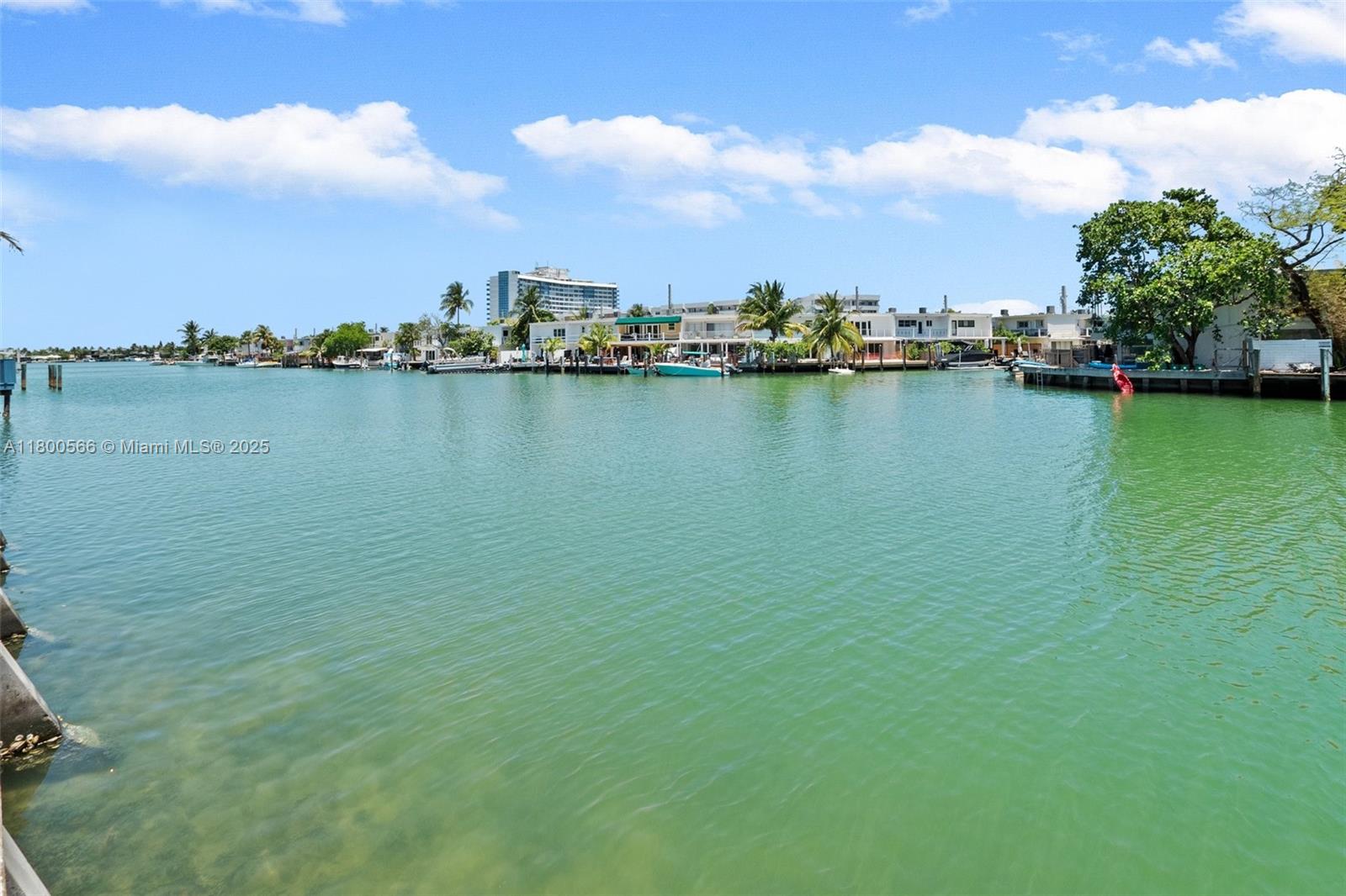 7125 Bay Dr #201 Miami Beach, FL 33141