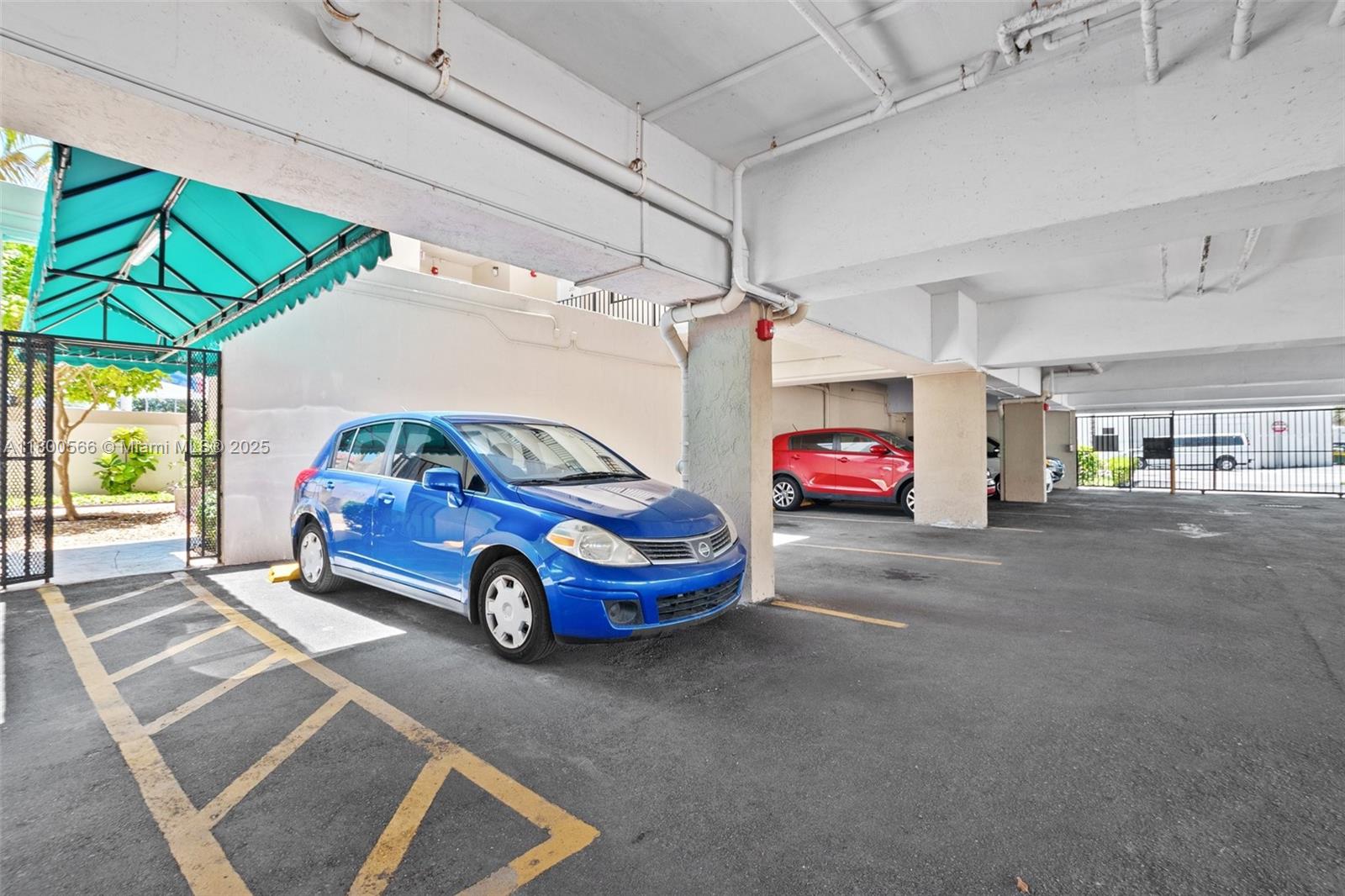 7125 Bay Dr #201 Miami Beach, FL 33141