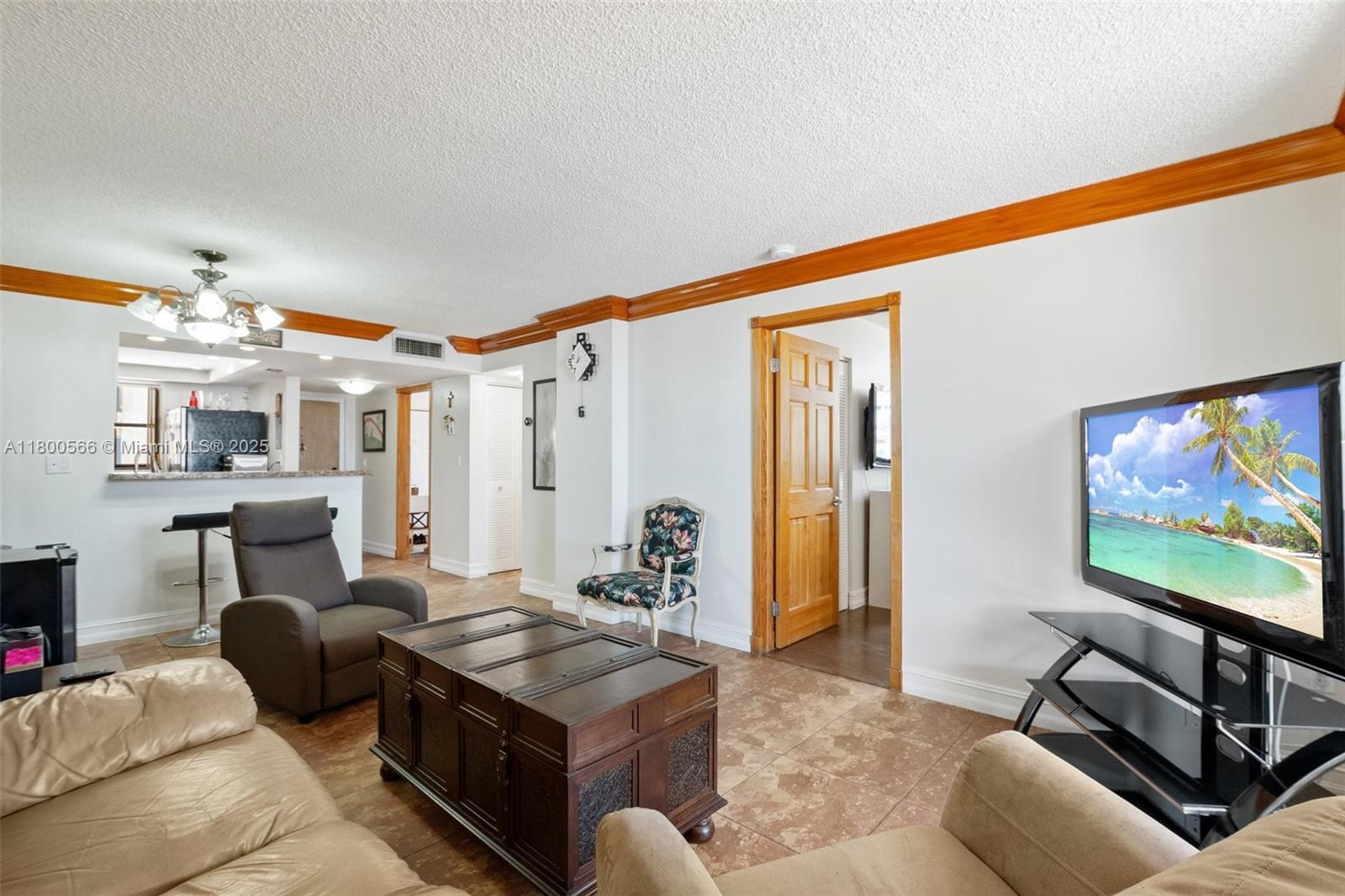 7125 Bay Dr #201 Miami Beach, FL 33141