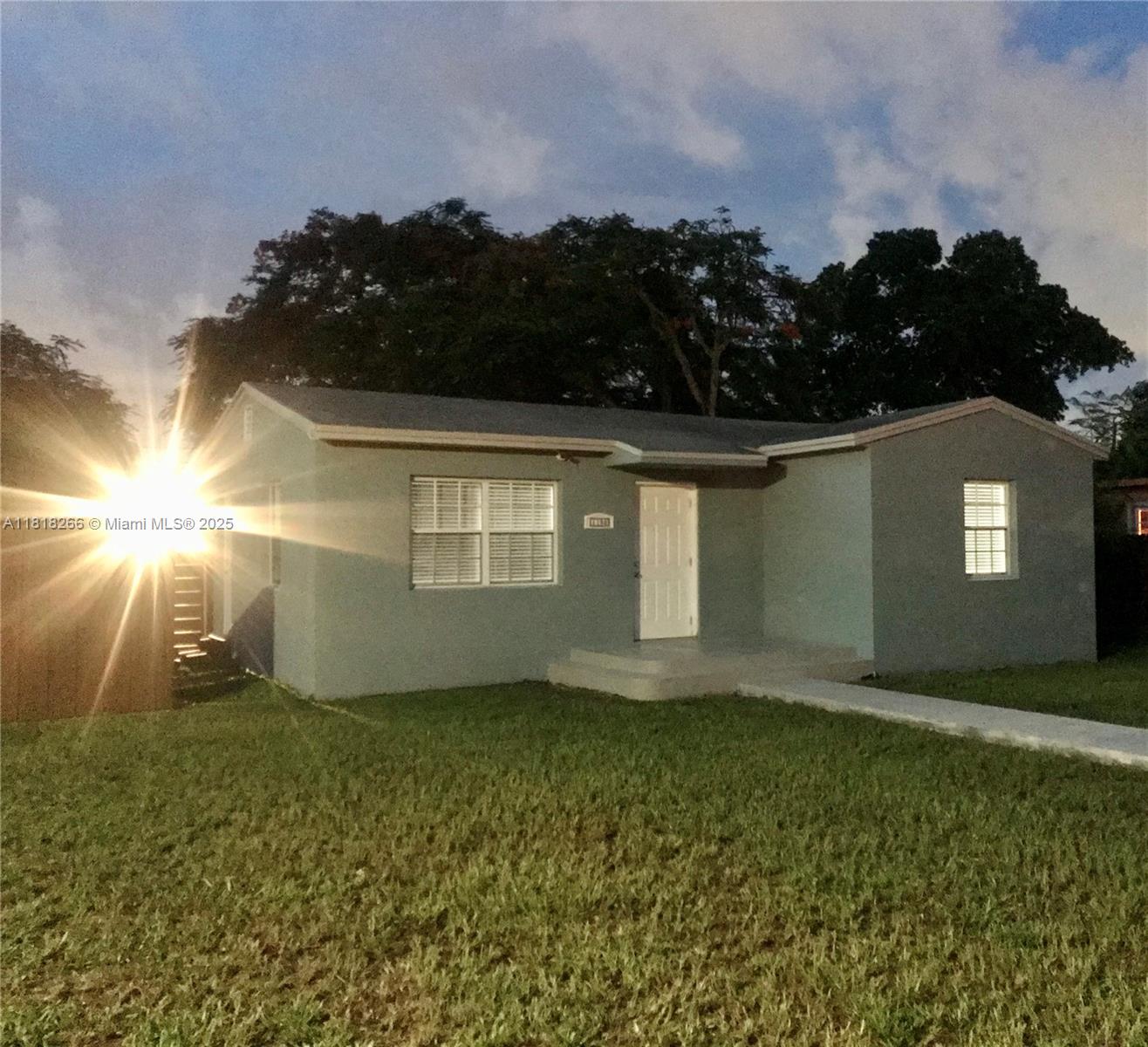 1185 NW 125th St