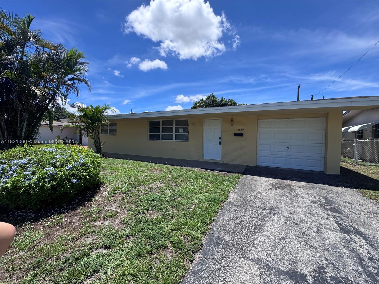 7640 NW 16th Ct