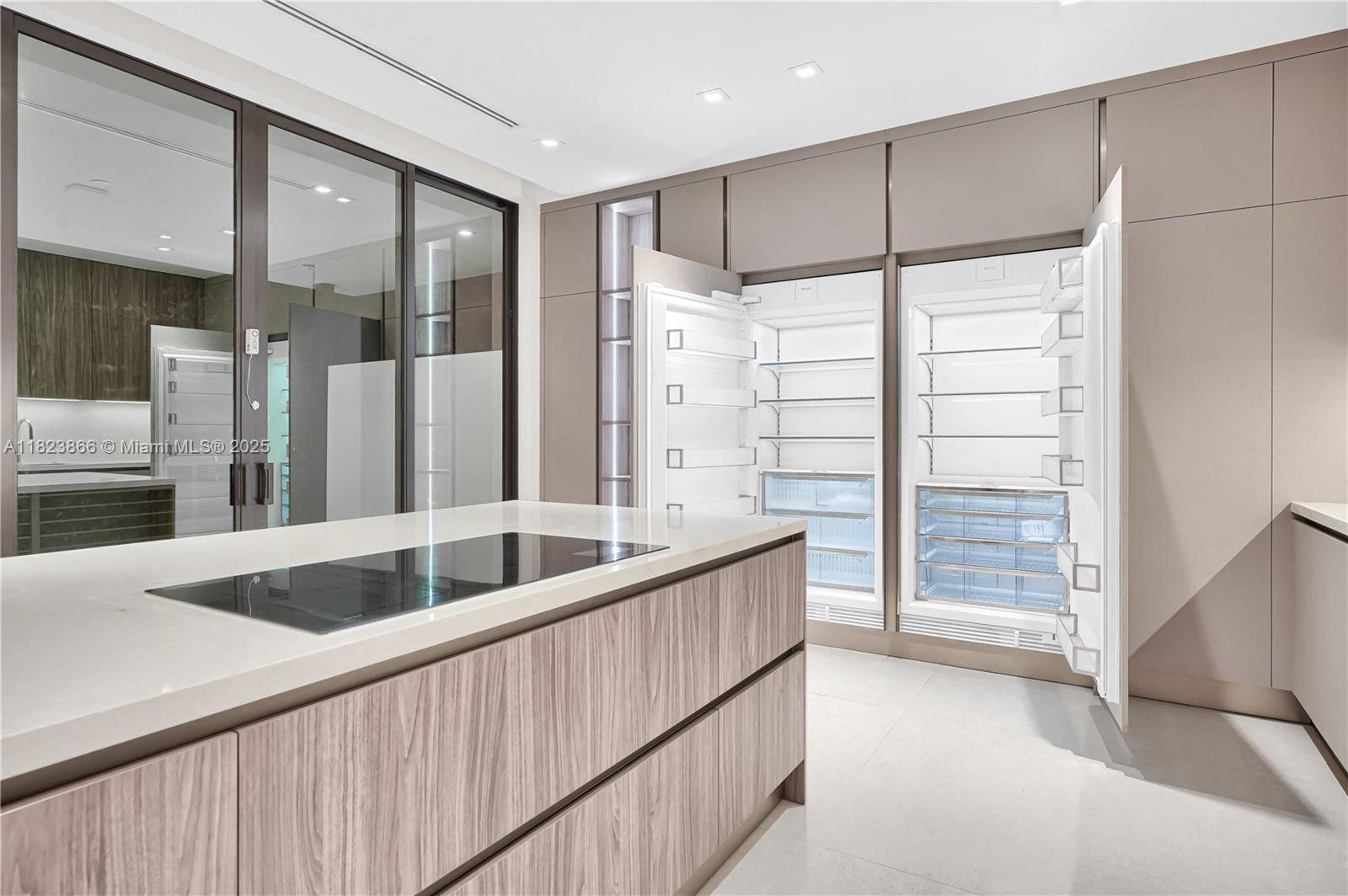 100 Hampton Ln Key Biscayne, FL 33149 100 Hampton Ln Key Biscayne, FL 33149