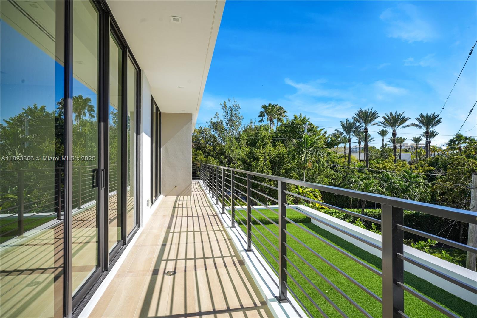 100 Hampton Ln Key Biscayne, FL 33149 100 Hampton Ln Key Biscayne, FL 33149