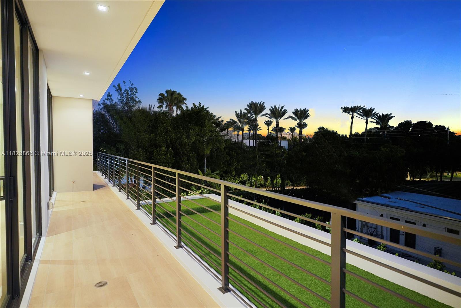 100 Hampton Ln Key Biscayne, FL 33149 100 Hampton Ln Key Biscayne, FL 33149