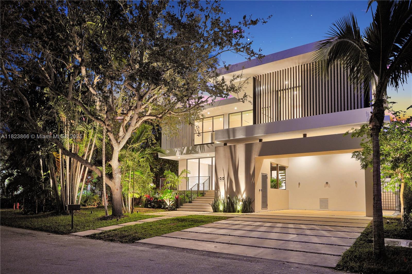 100 Hampton Ln Key Biscayne, FL 33149 100 Hampton Ln Key Biscayne, FL 33149