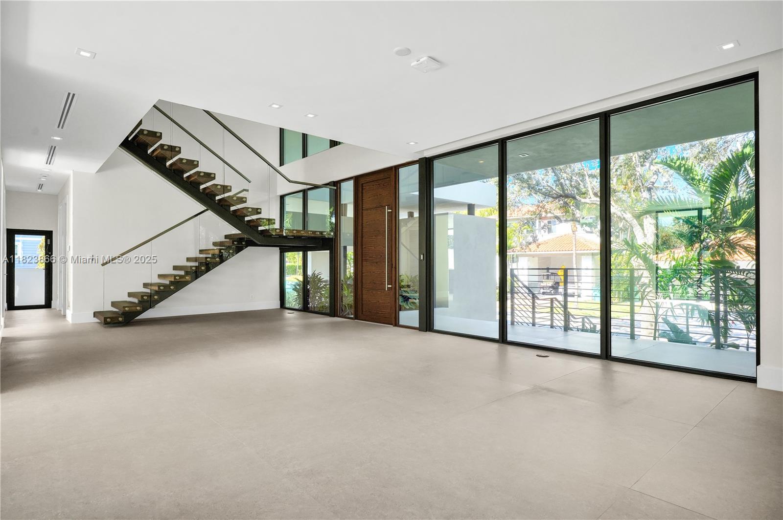 100 Hampton Ln Key Biscayne, FL 33149 100 Hampton Ln Key Biscayne, FL 33149