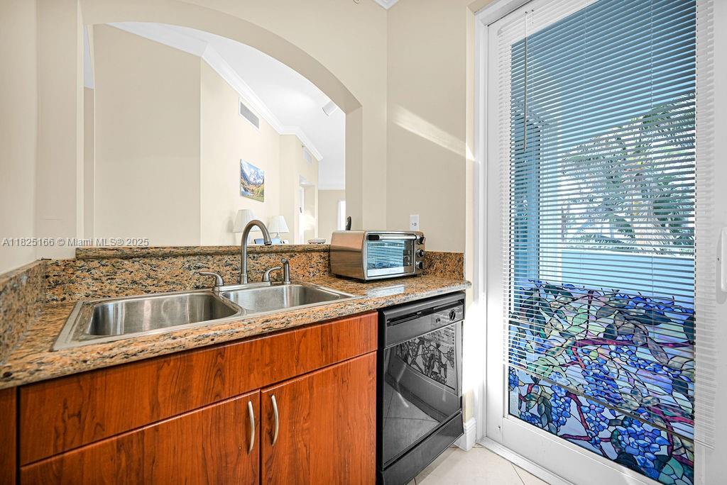 image The Waverly At Surfside19