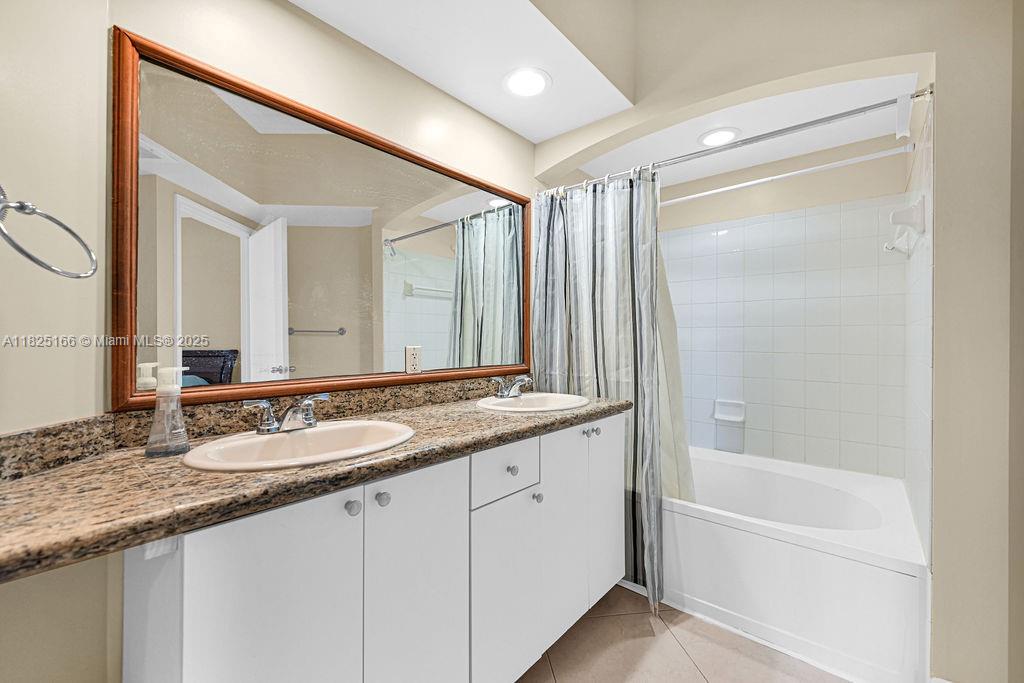 image The Waverly At Surfside28