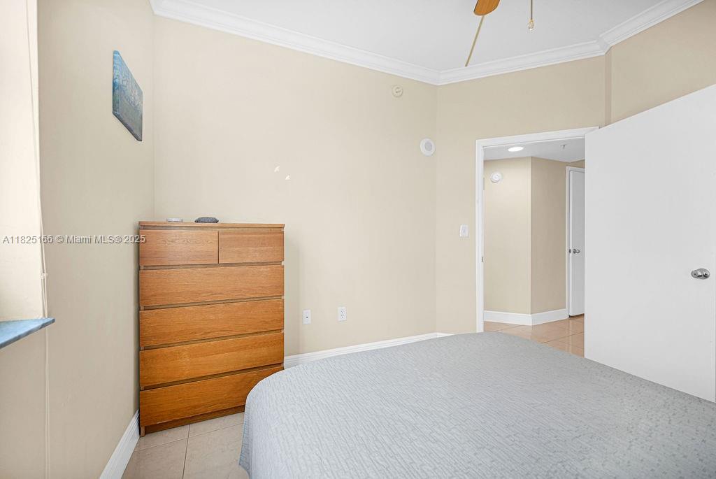 image The Waverly At Surfside31
