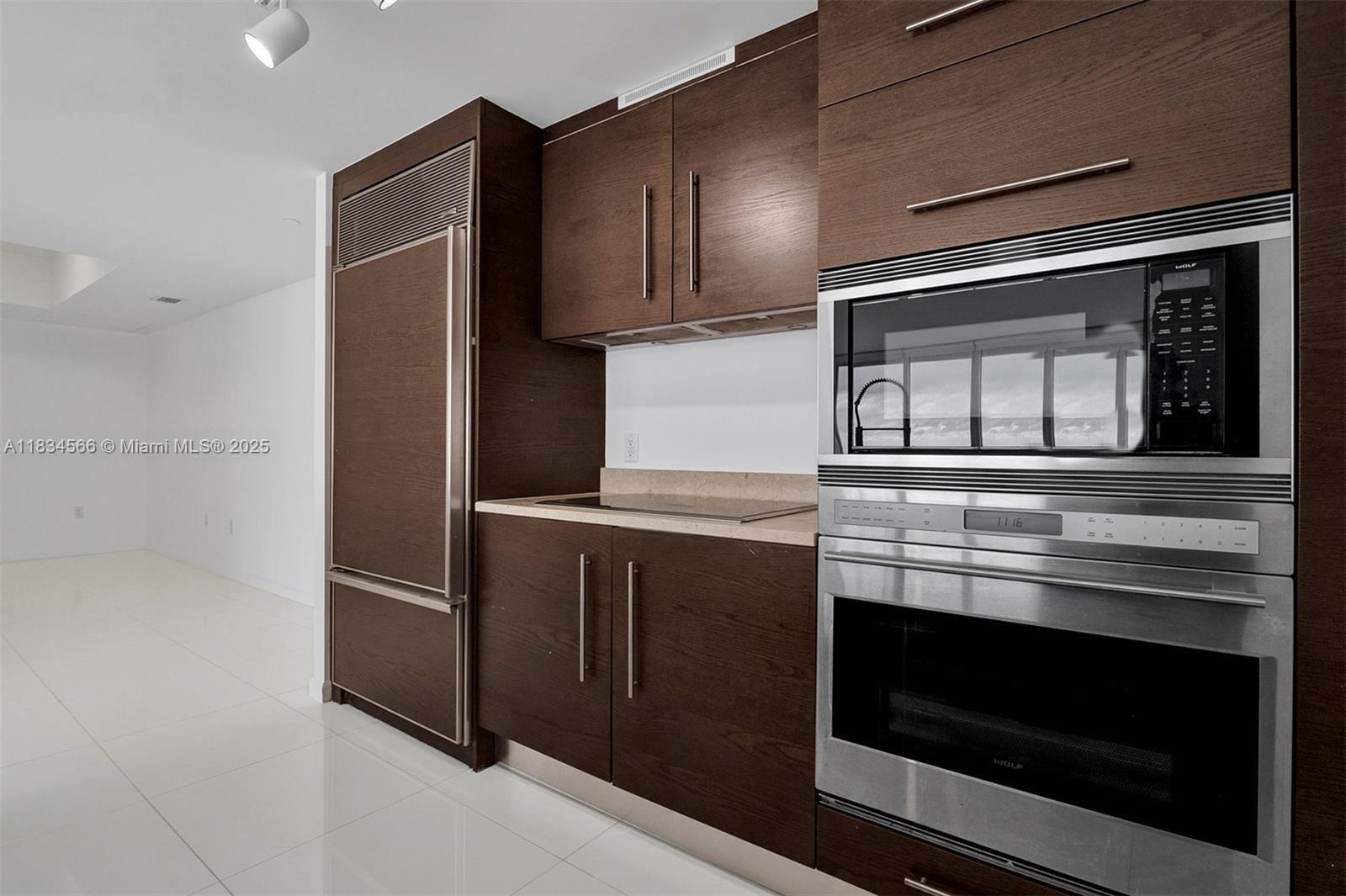 image Icon Brickell9